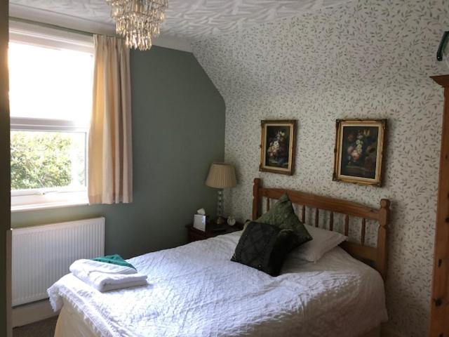 Single Room with Bathroom photo 2