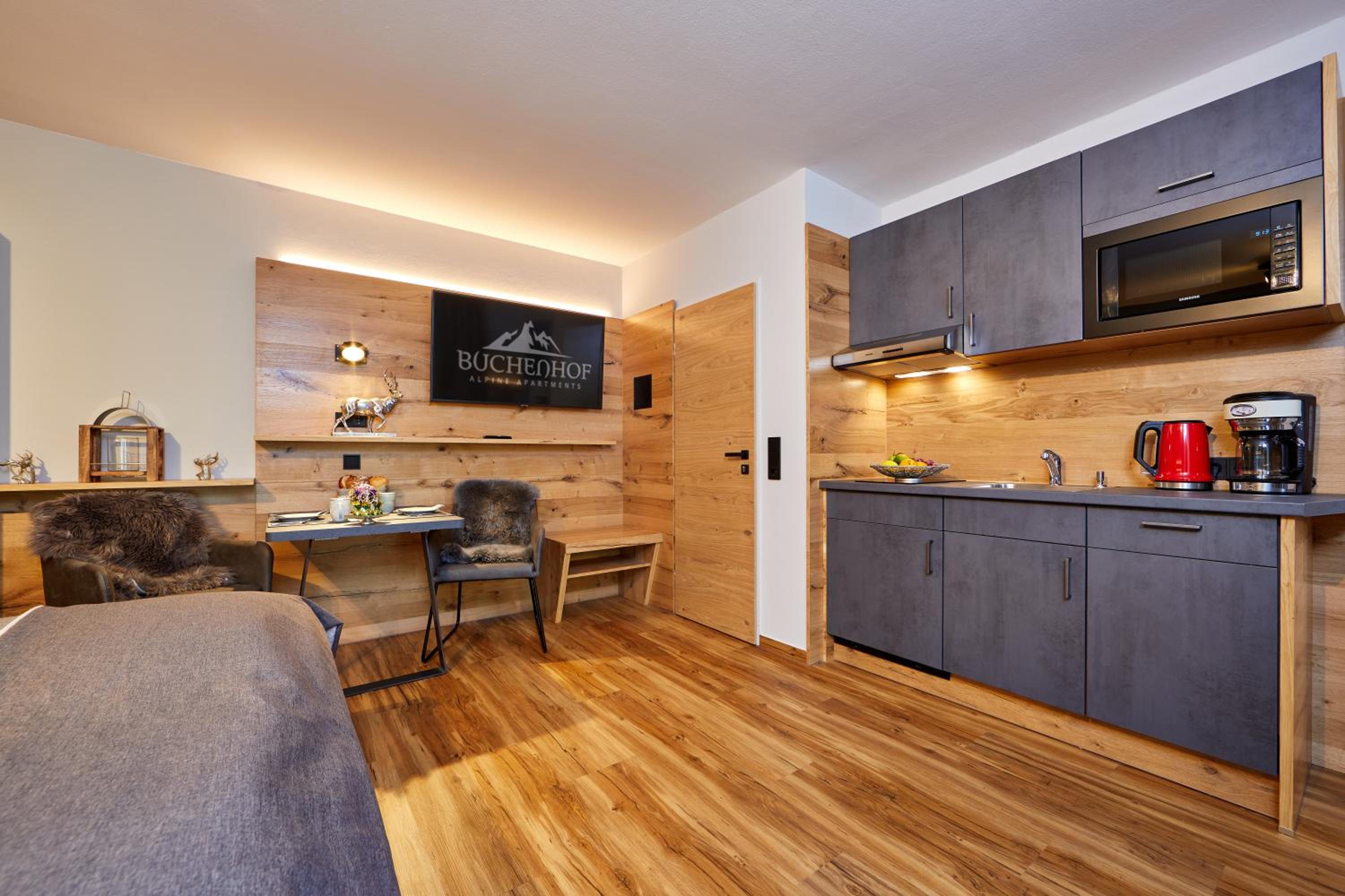 Studio Apartment with Balcony or Terrace