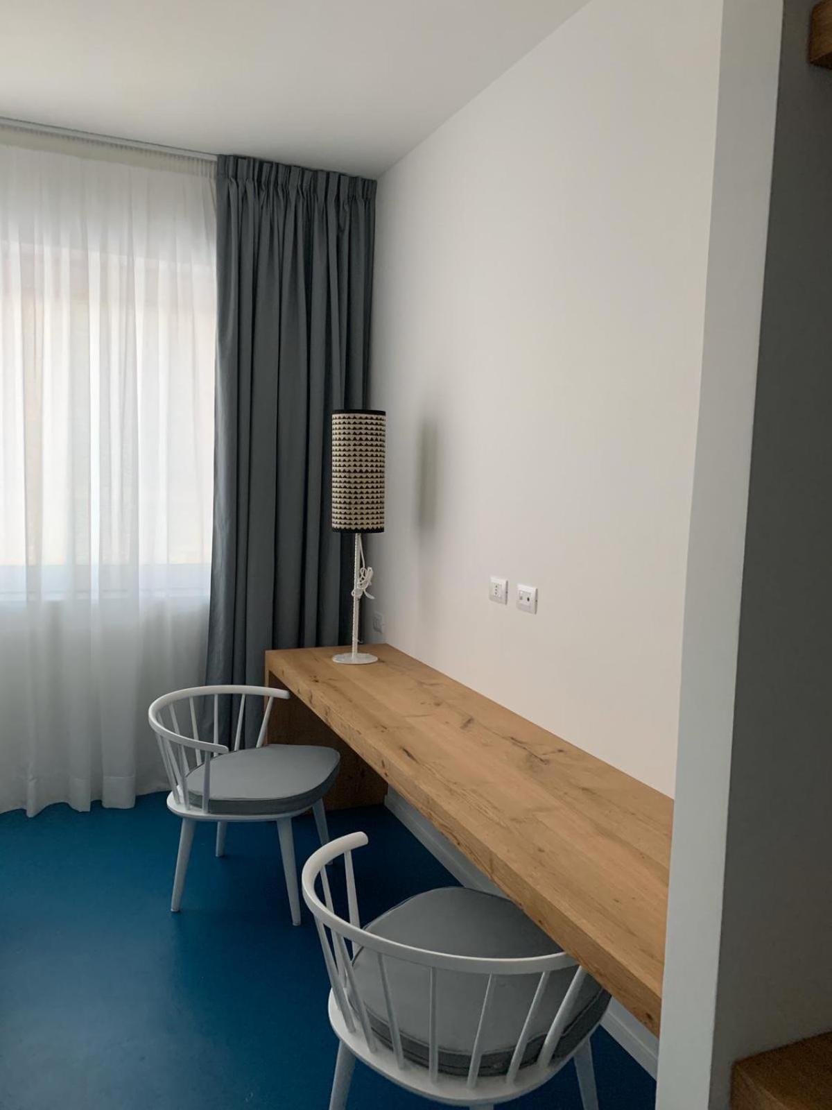 Deluxe Double Room with Side Sea View - Photo 1