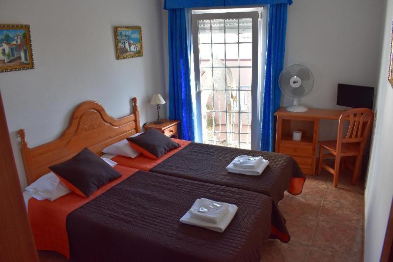 Habitación #447062309