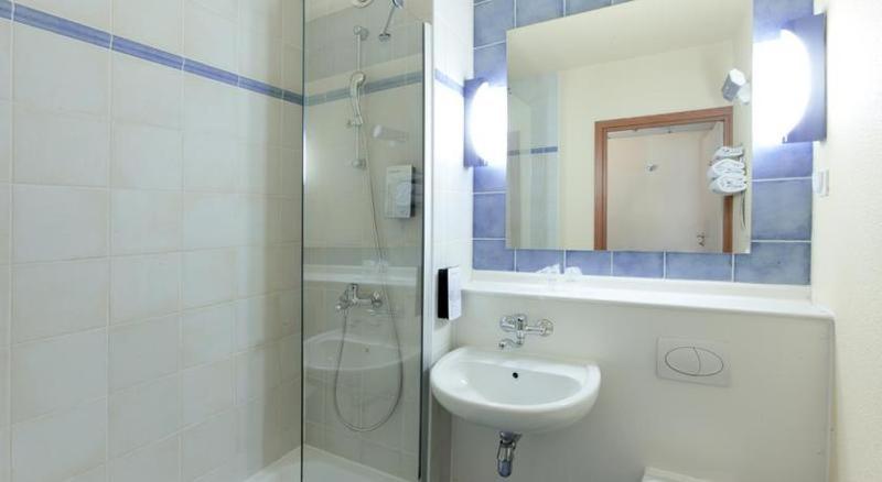 Standard Room - 2 Single Beds - Photo 4