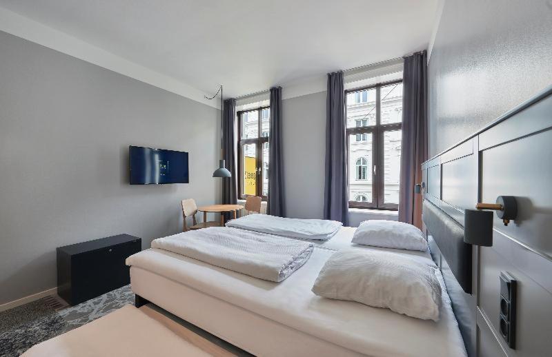 Efficient Double Room with Double Bed