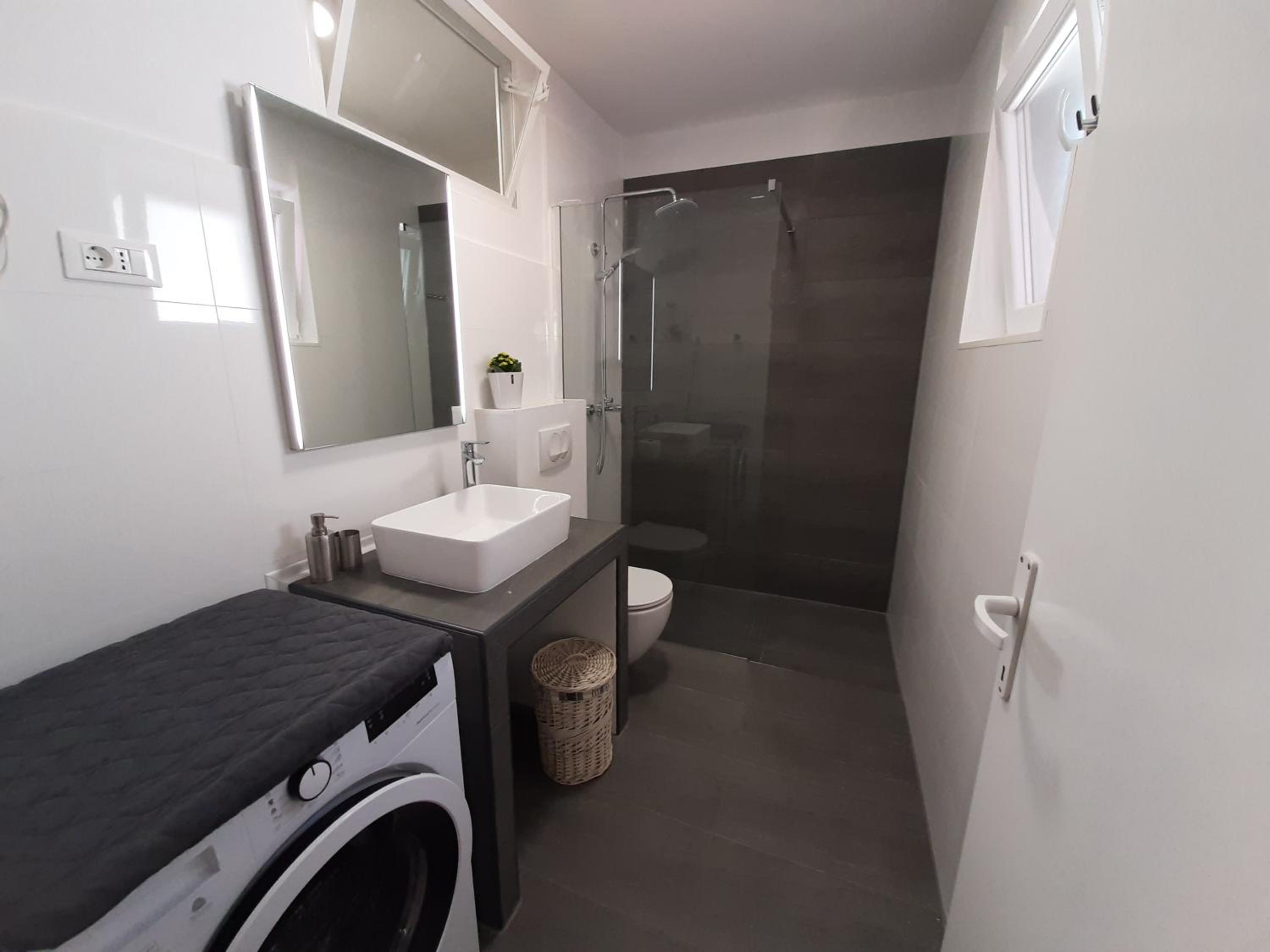Three-Bedroom Apartment - Photo 24