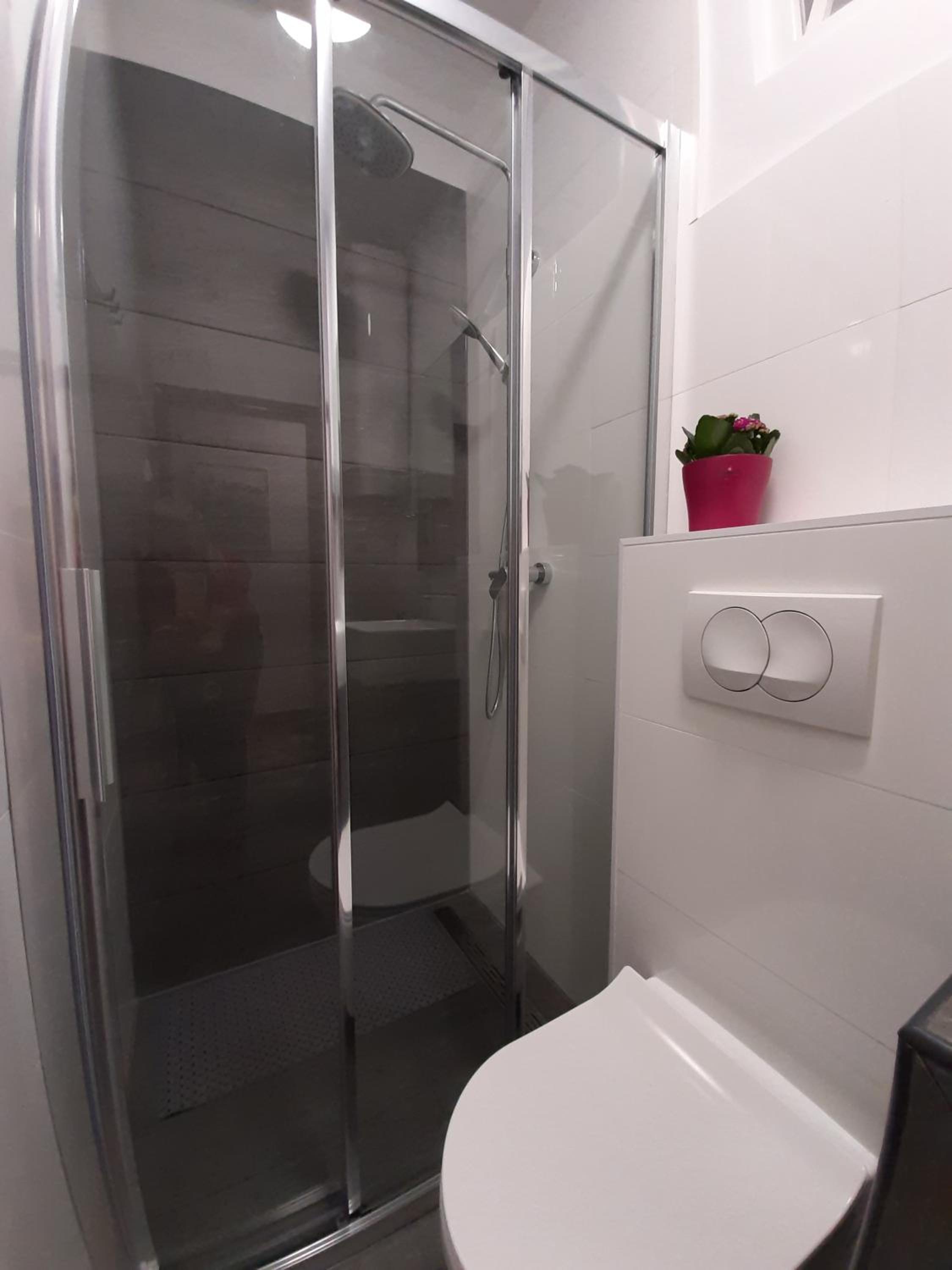 Three-Bedroom Apartment - Photo 27