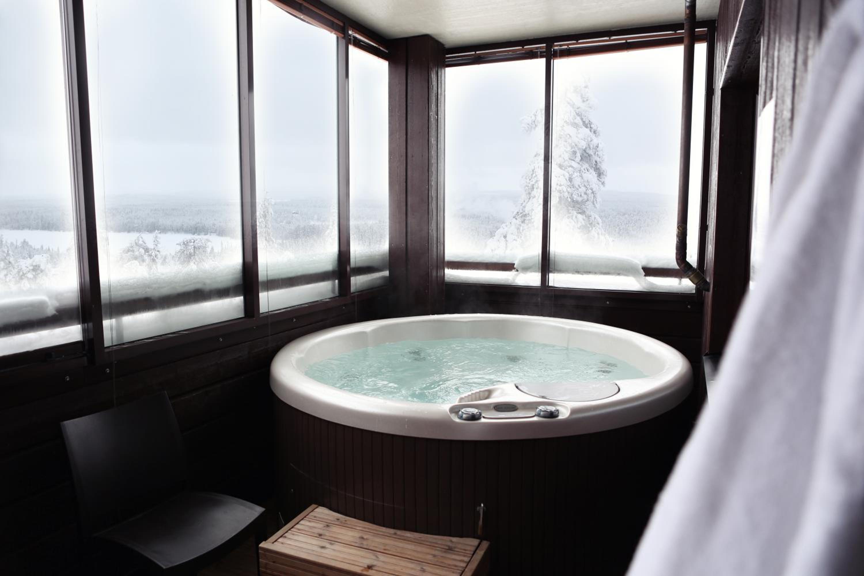 Three-Bedroom Apartment Jacuzzi  - Photo 8