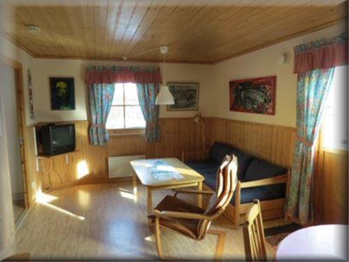 Two-Bedroom House - Photo 1