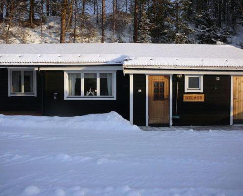 Three-Bedroom House - Photo 3