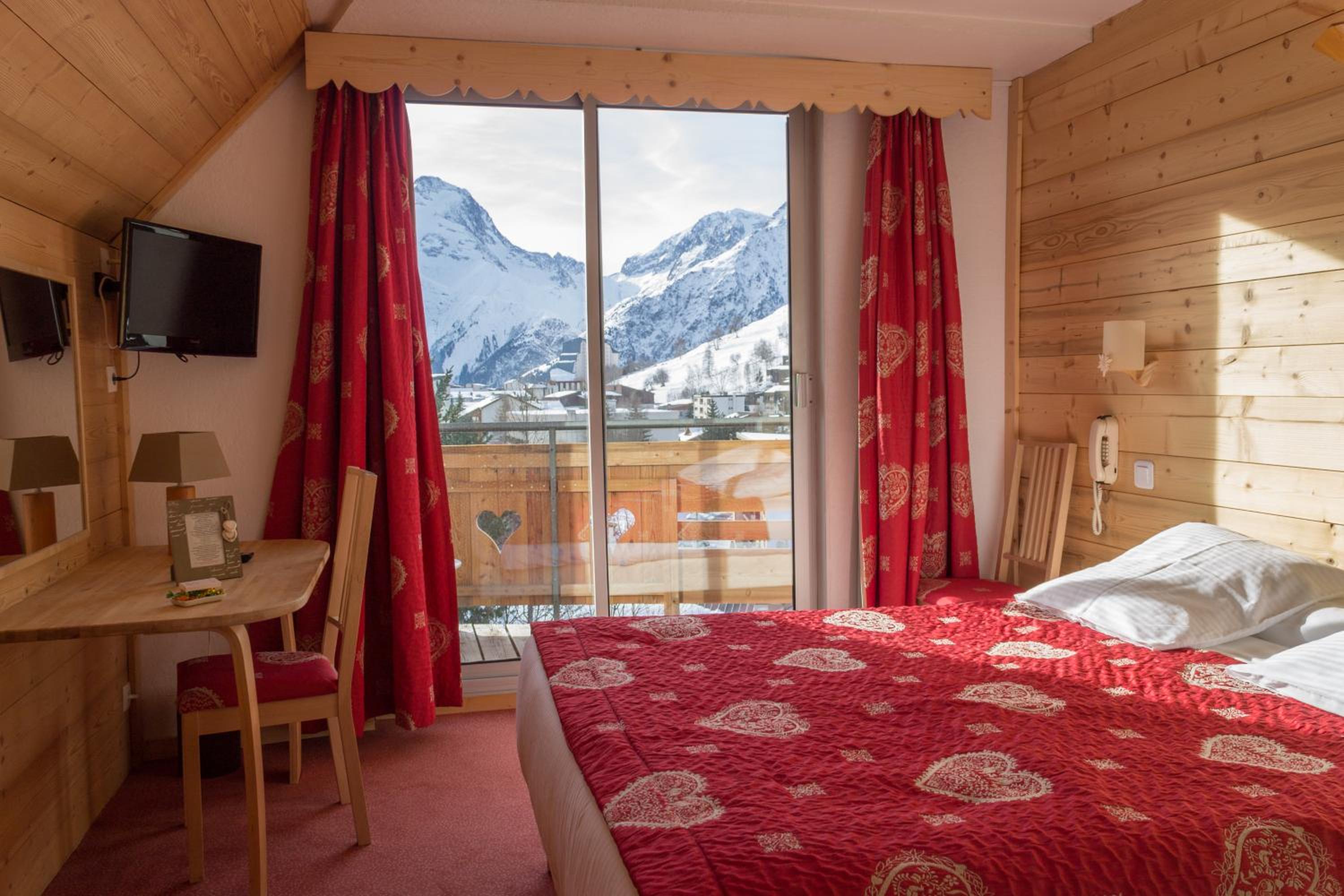 Double/Twin Room with Balcony photo 3