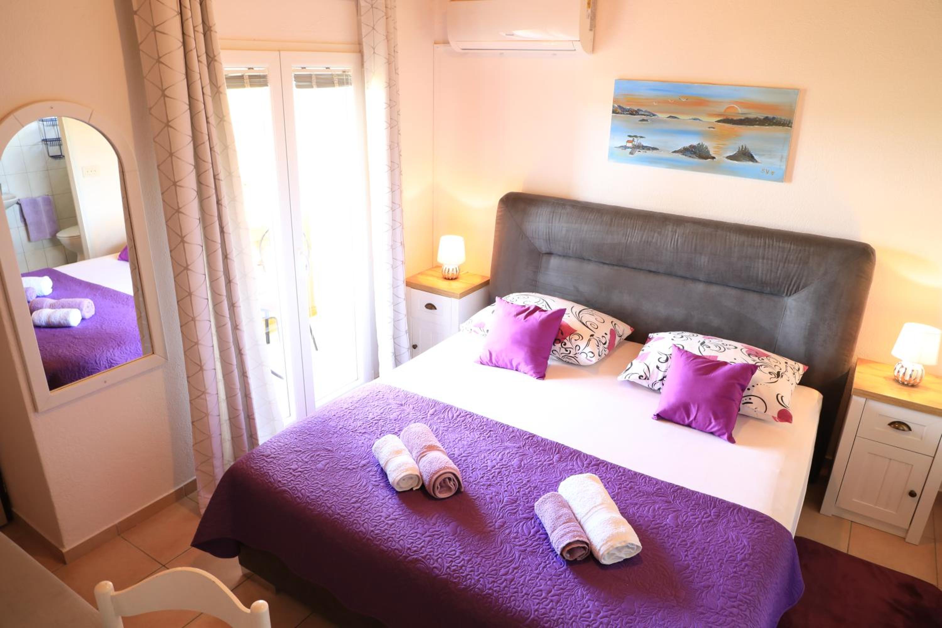 Deluxe King Room photo 2