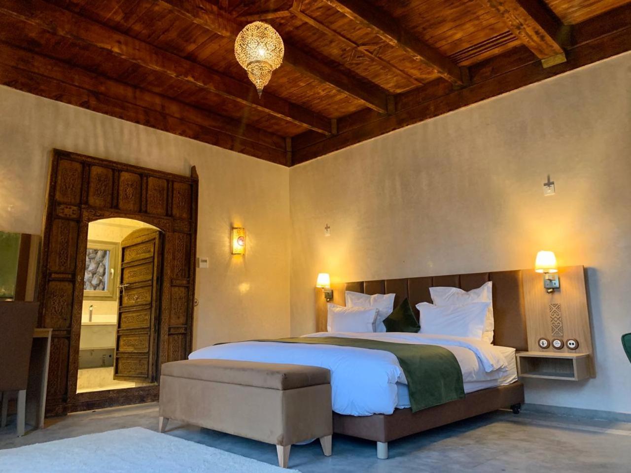 Suite with Private Pool - Photo 3