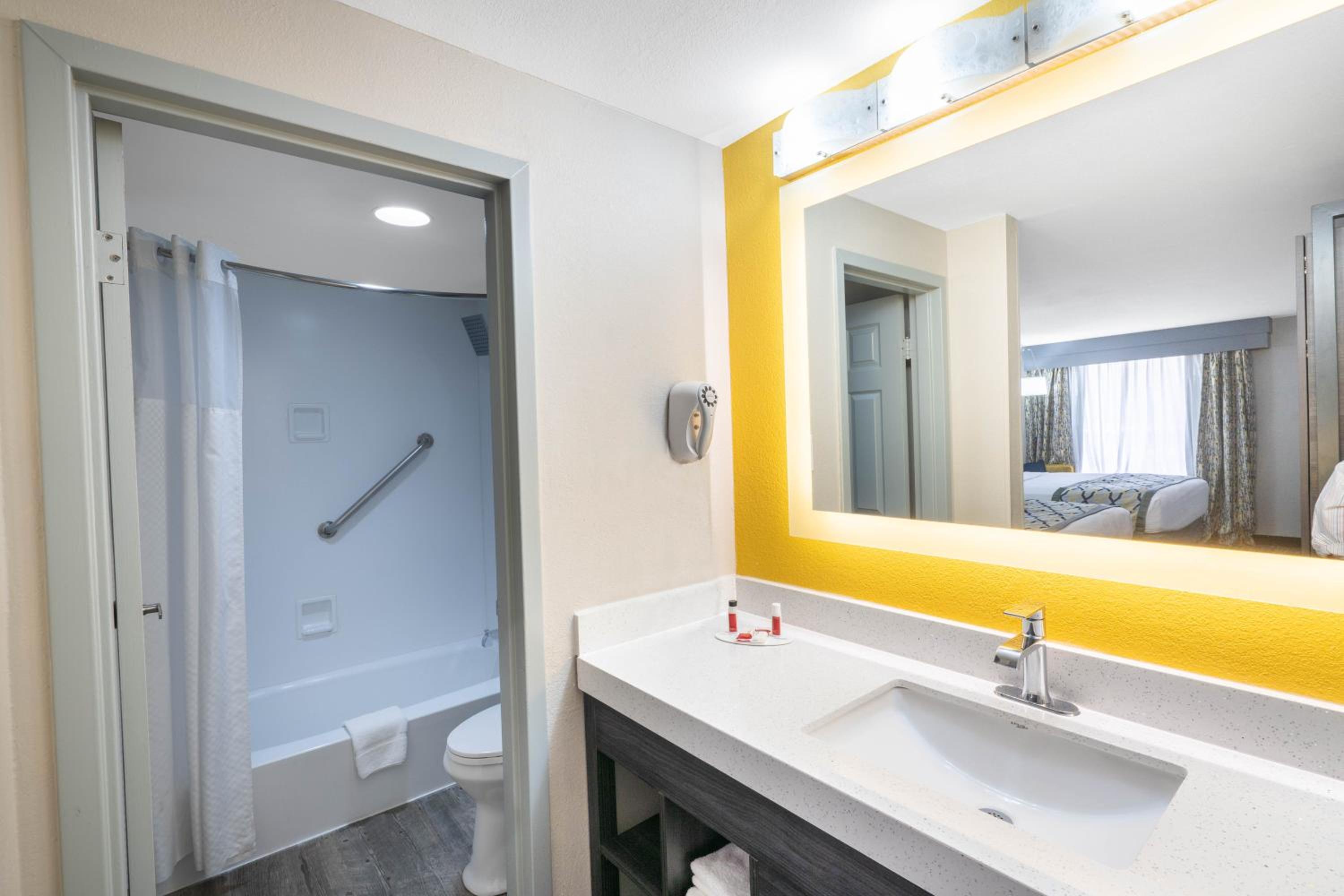 Double Room - Disability Access/Non-Smoking - Photo 10