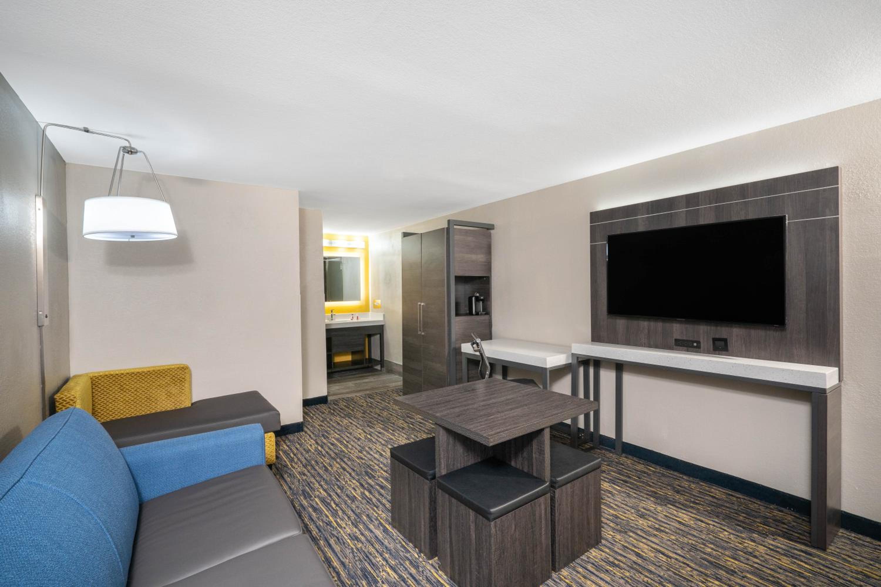 One-Bedroom Suite with Two Double Beds - Non-Smoking - Photo 14