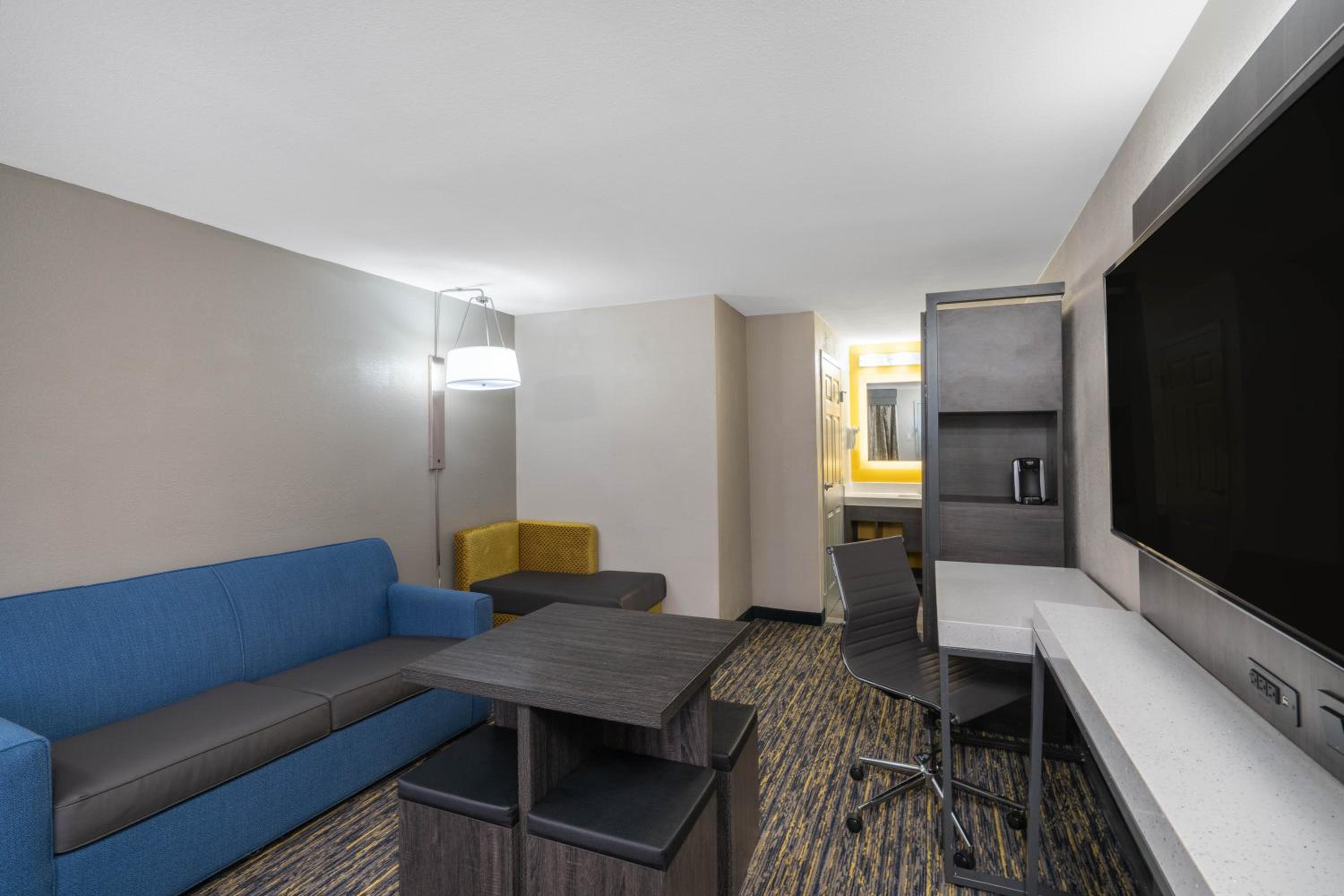 One-Bedroom Suite with Two Double Beds - Non-Smoking - Photo 7