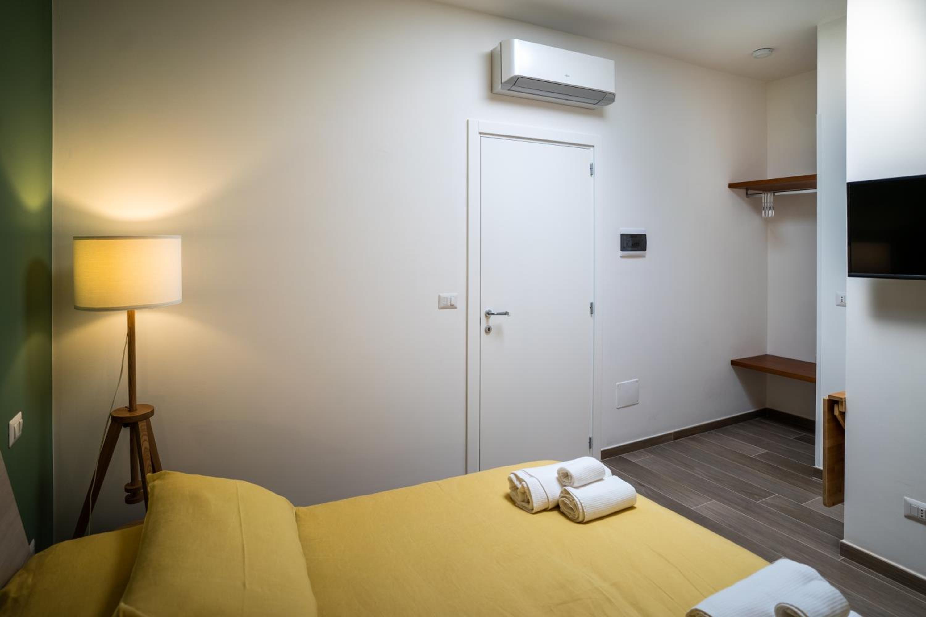 Standard Double Room - Photo 5