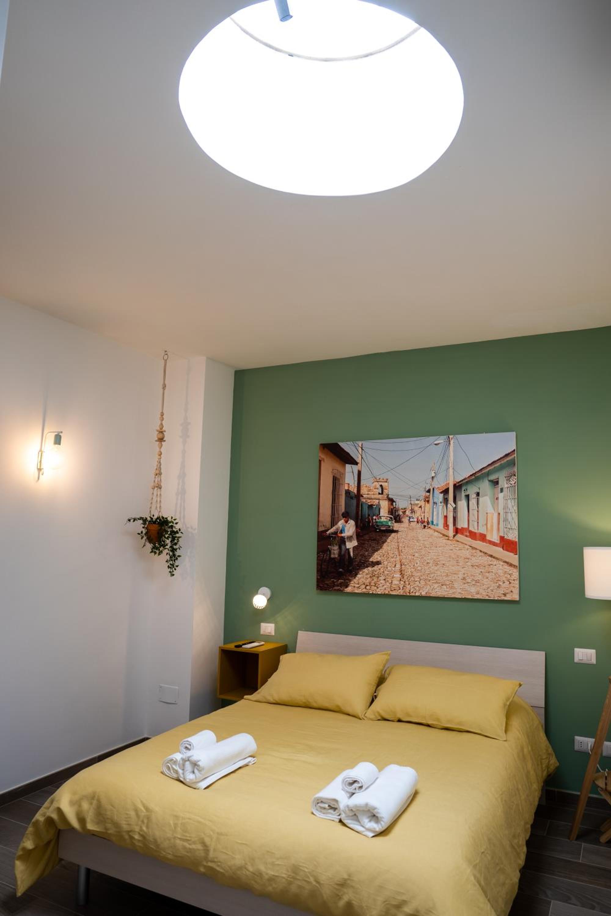 Standard Double Room - Photo 6