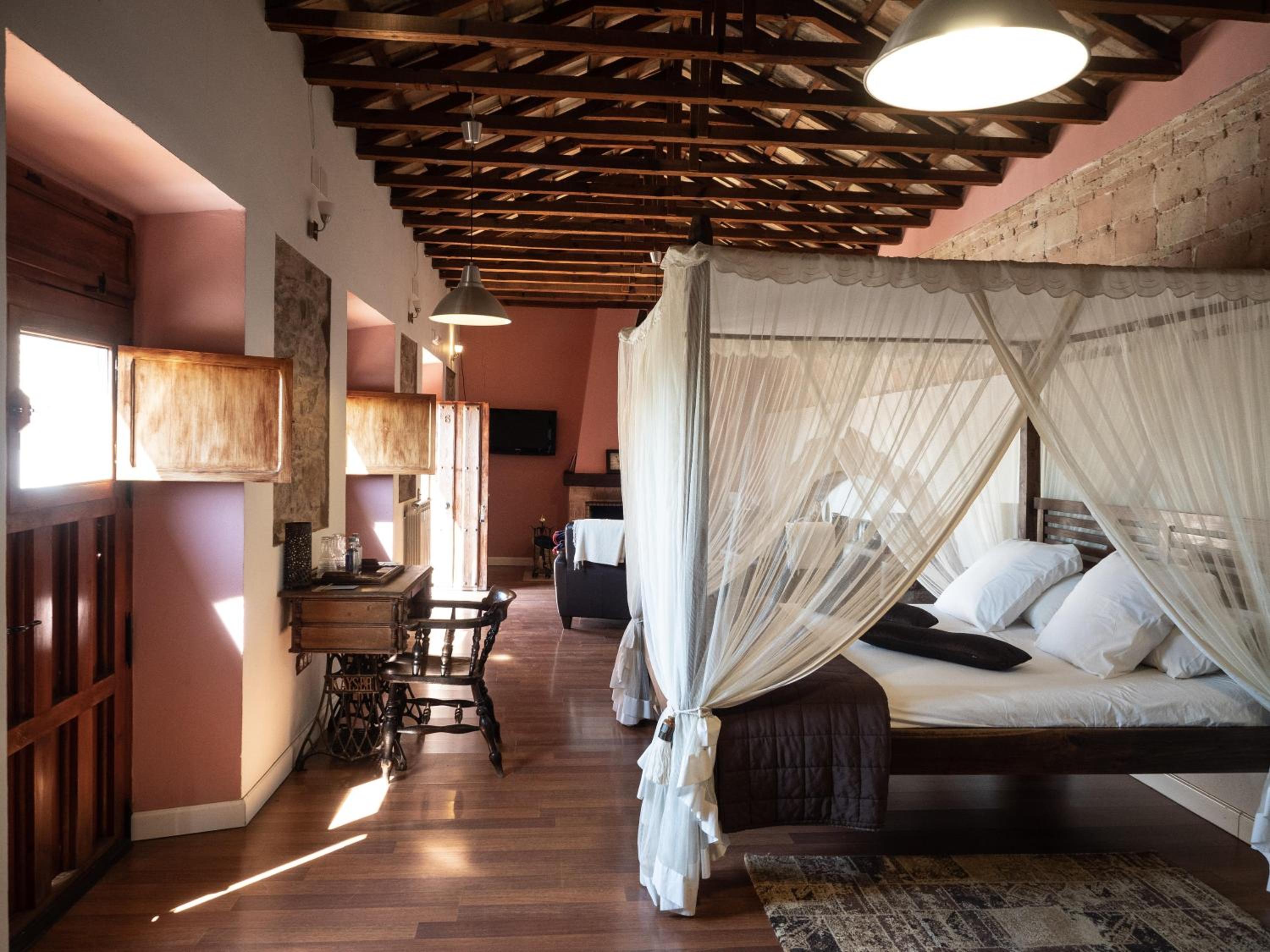 Deluxe Suite - Photo 1
