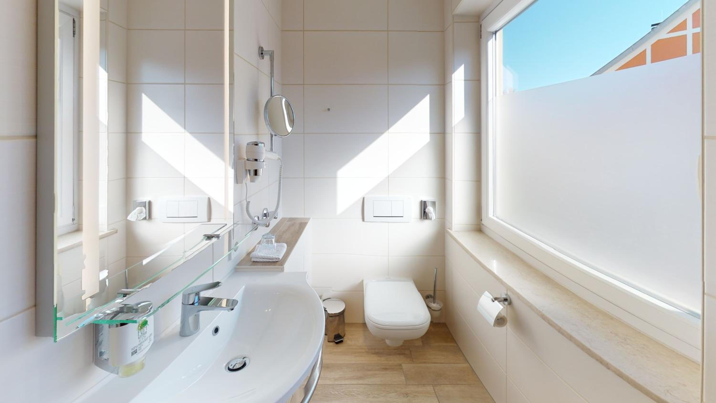 Double Room - Photo 10