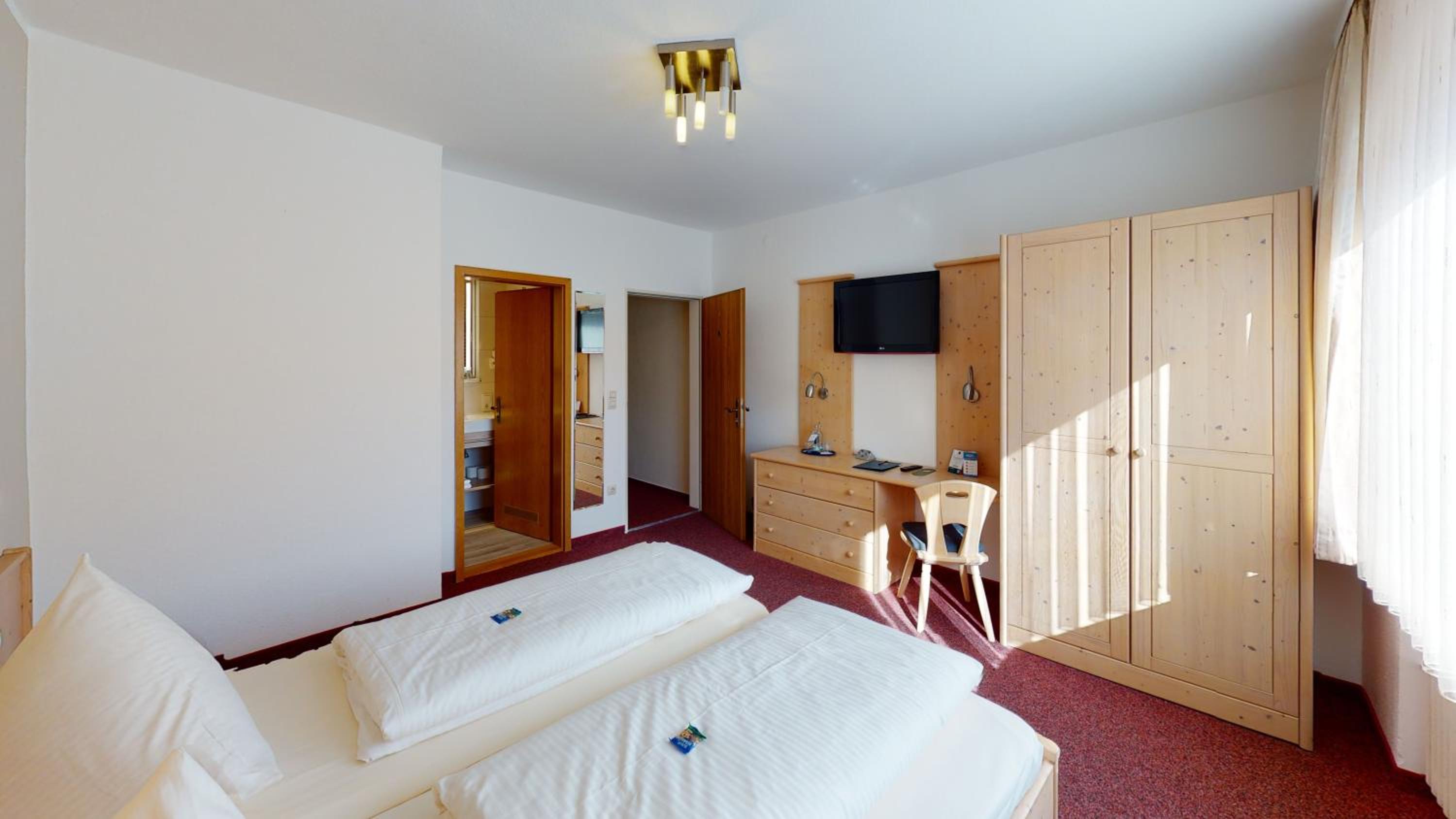 Double Room - Photo 9