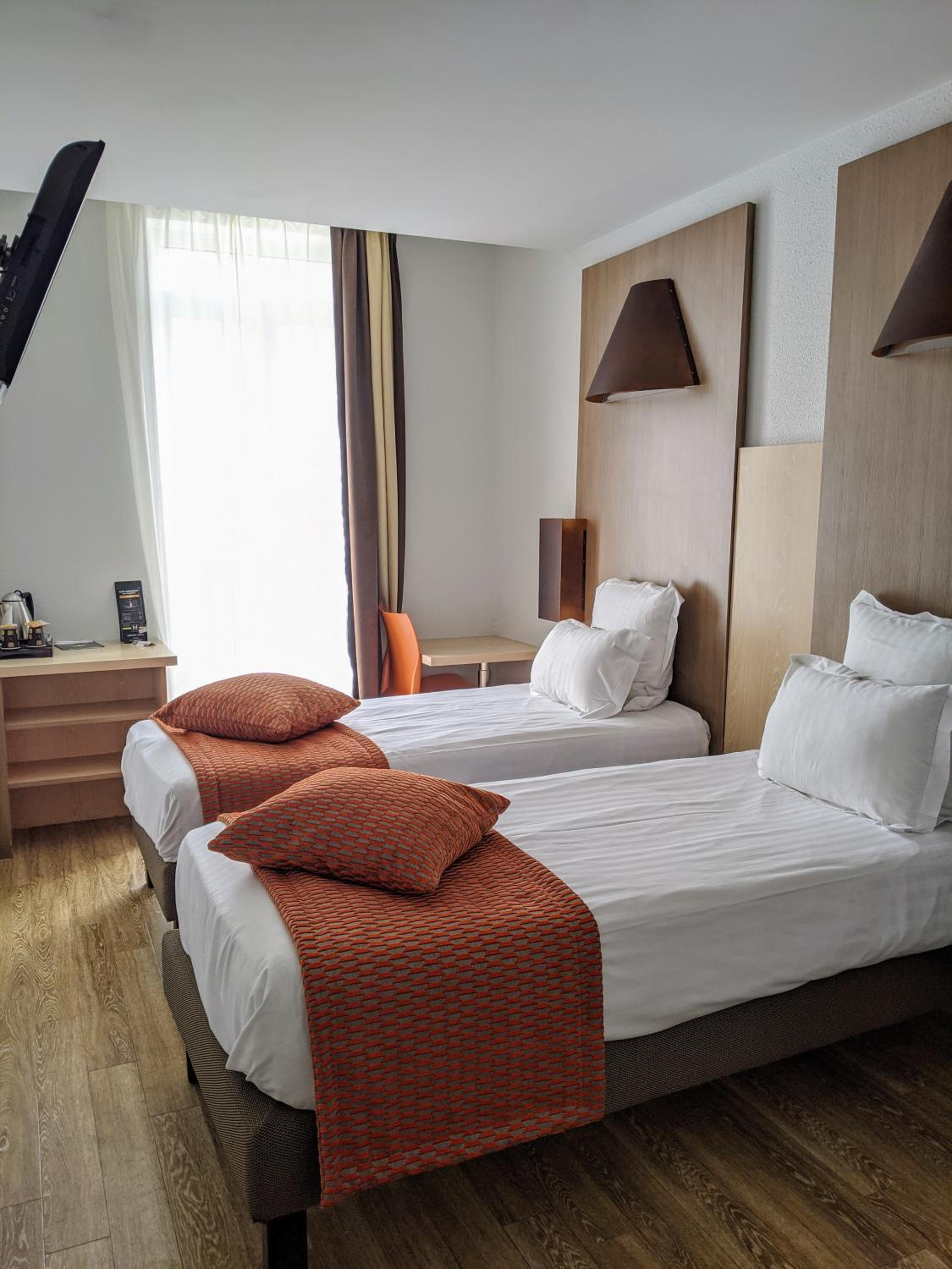 Double Room with Double Bed and Balcony - Photo 4