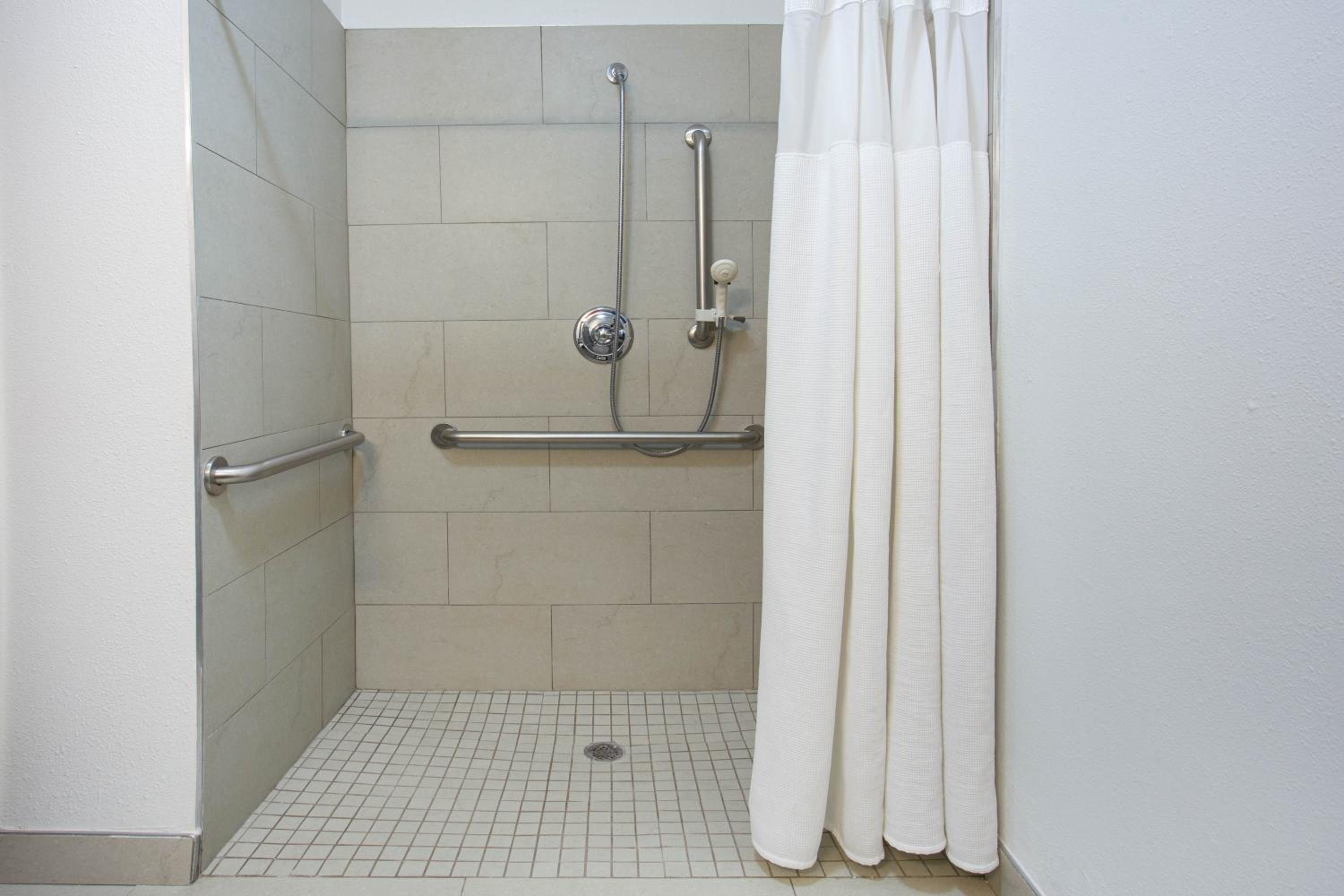 Queen Room - Mobility Access/Non-Smoking - Photo 3