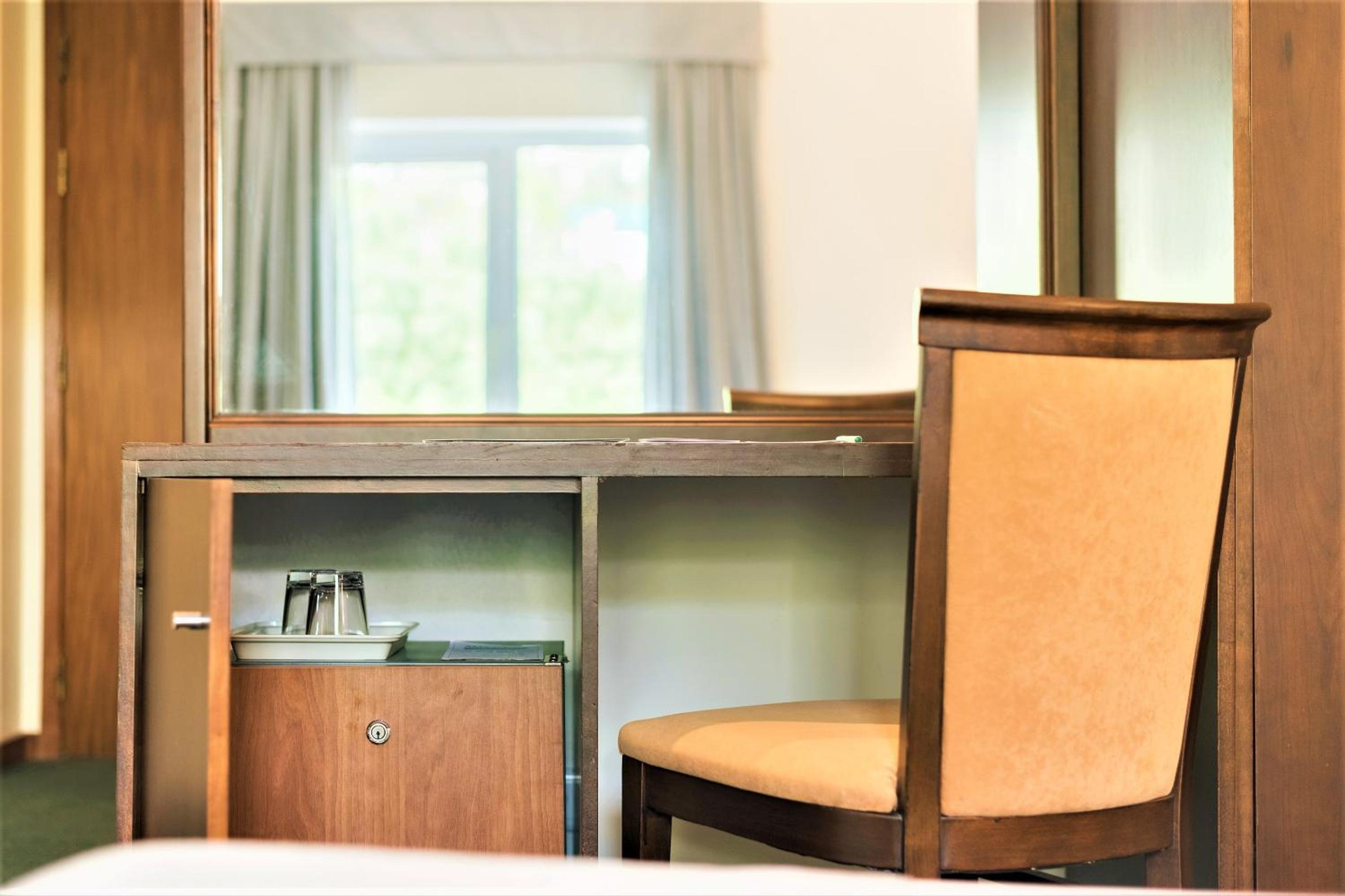 Standard Twin Room - Photo 6