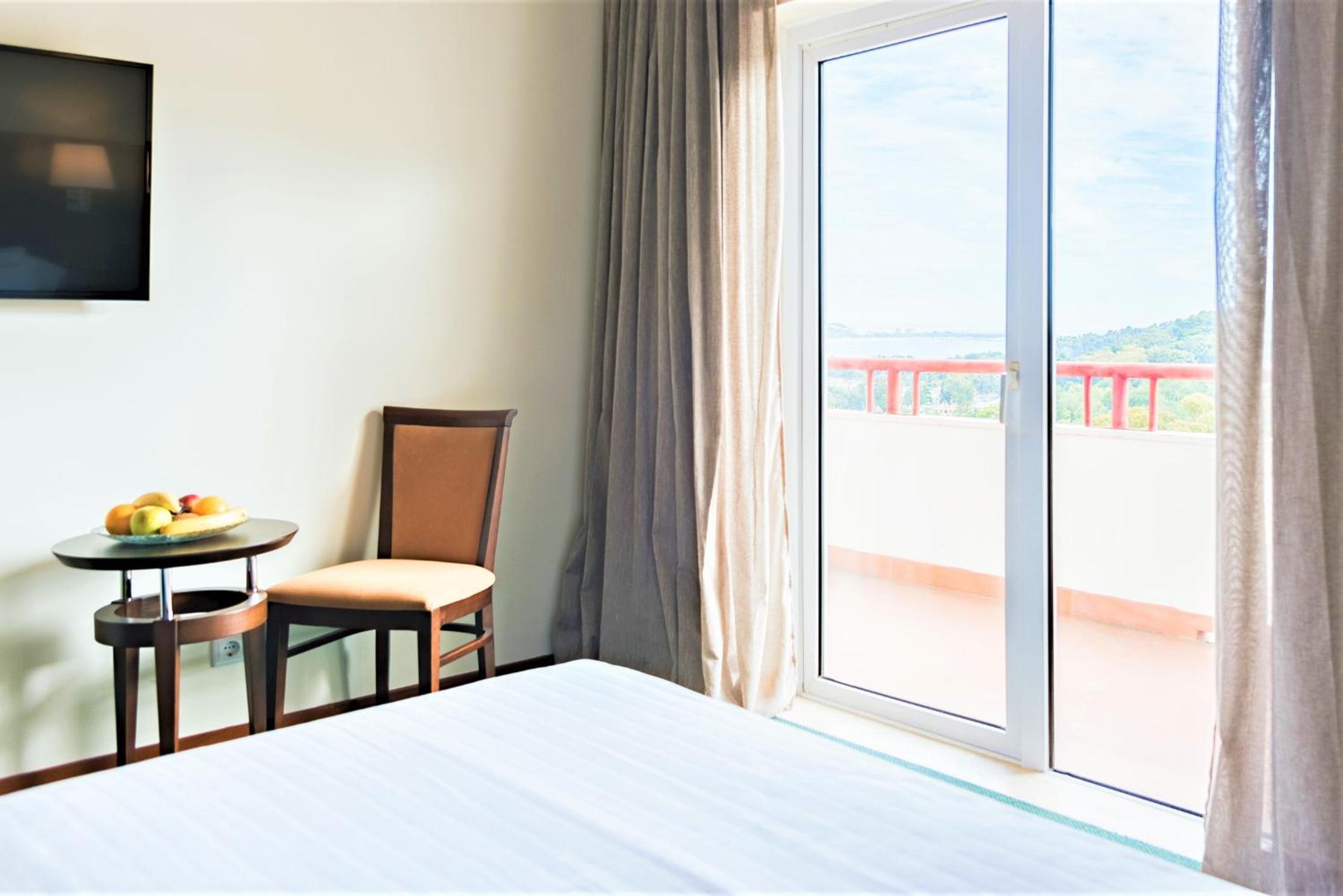 Superior Twin Room with River View - Photo 1
