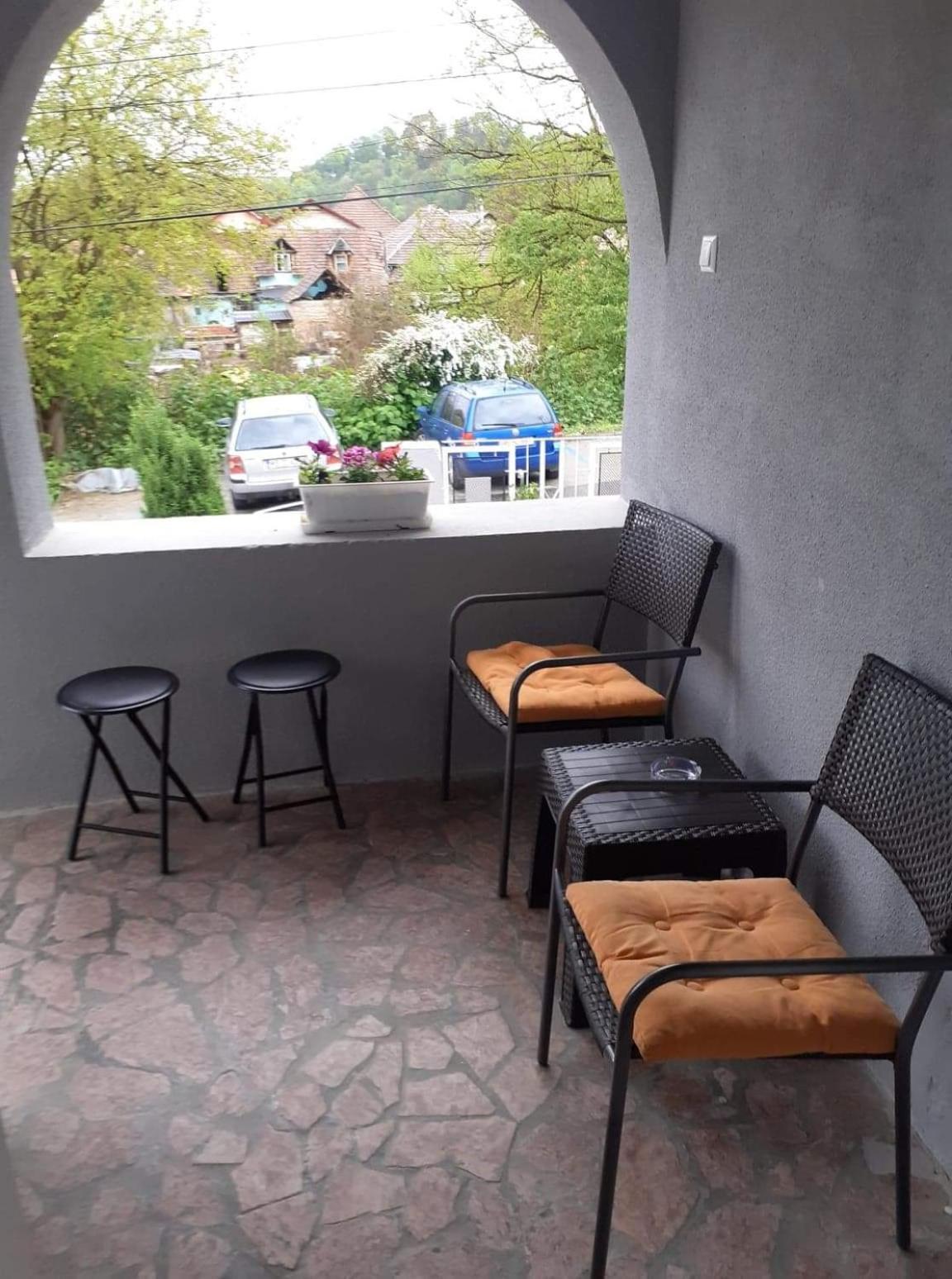 Family Room with Terrace - Photo 3