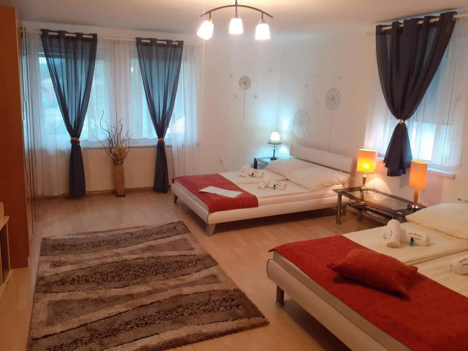 Family Room with Terrace - Photo 1