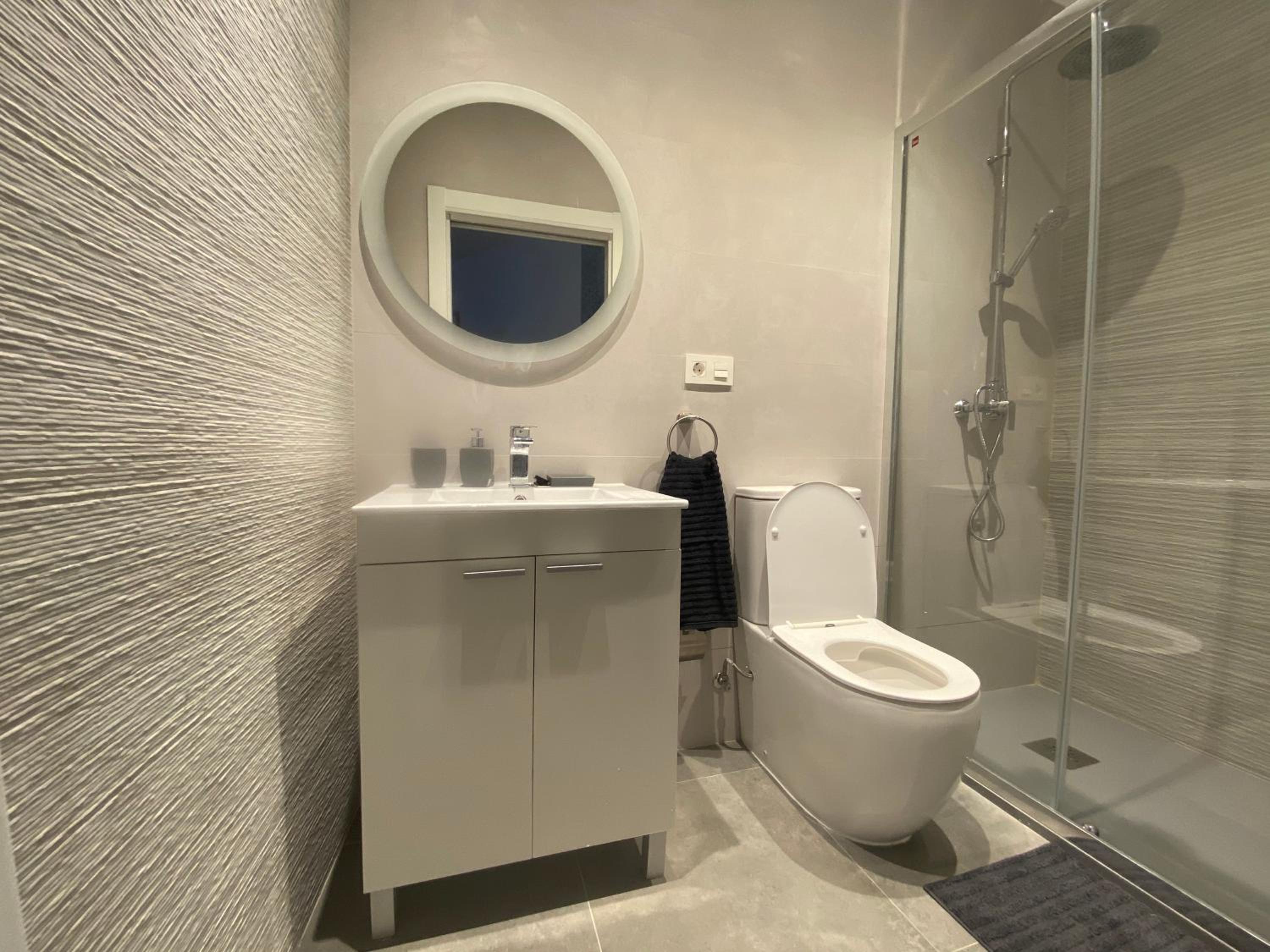 Two-Bedroom Apartment - Photo 3