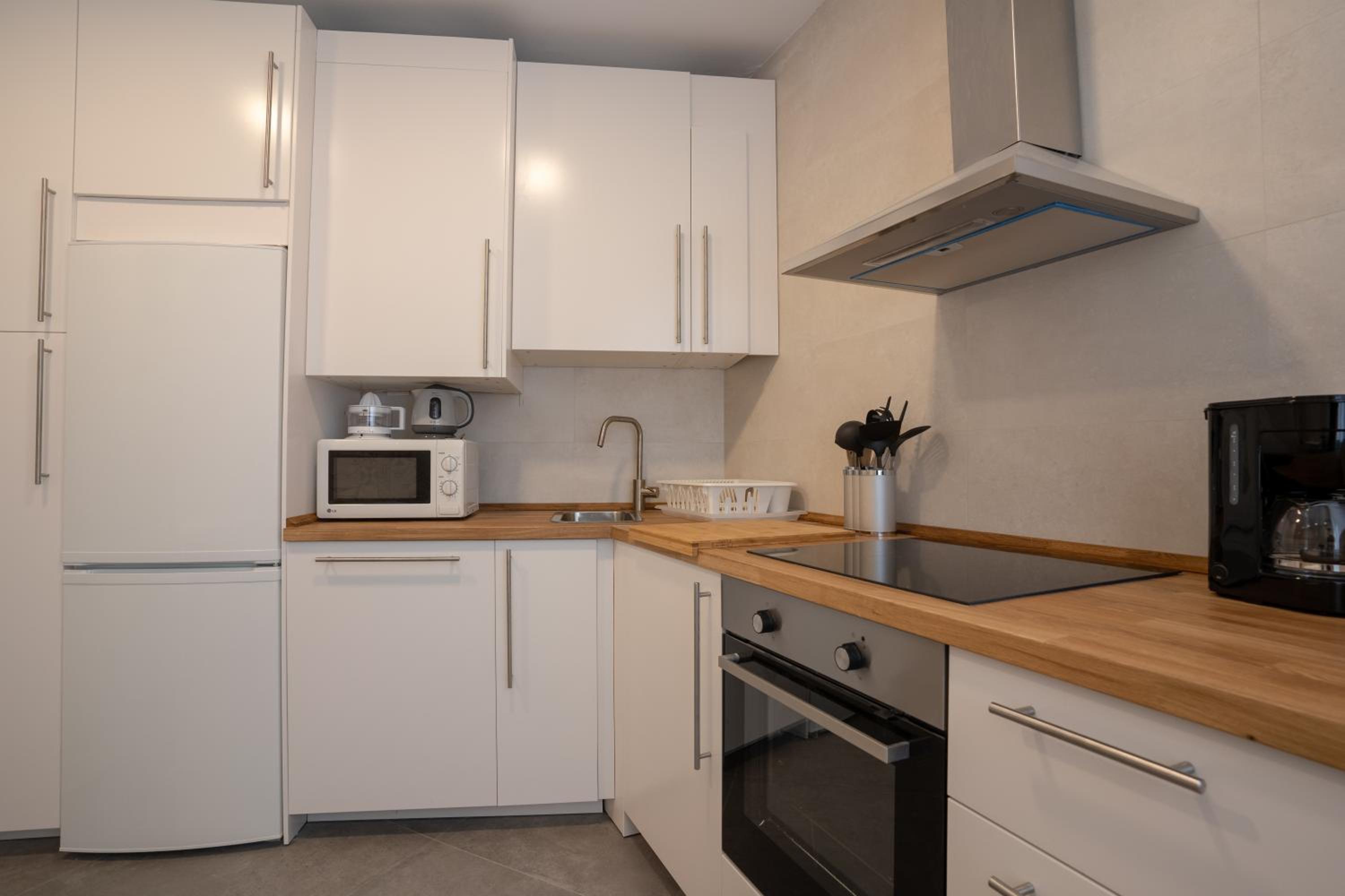 Two-Bedroom Apartment - Photo 19