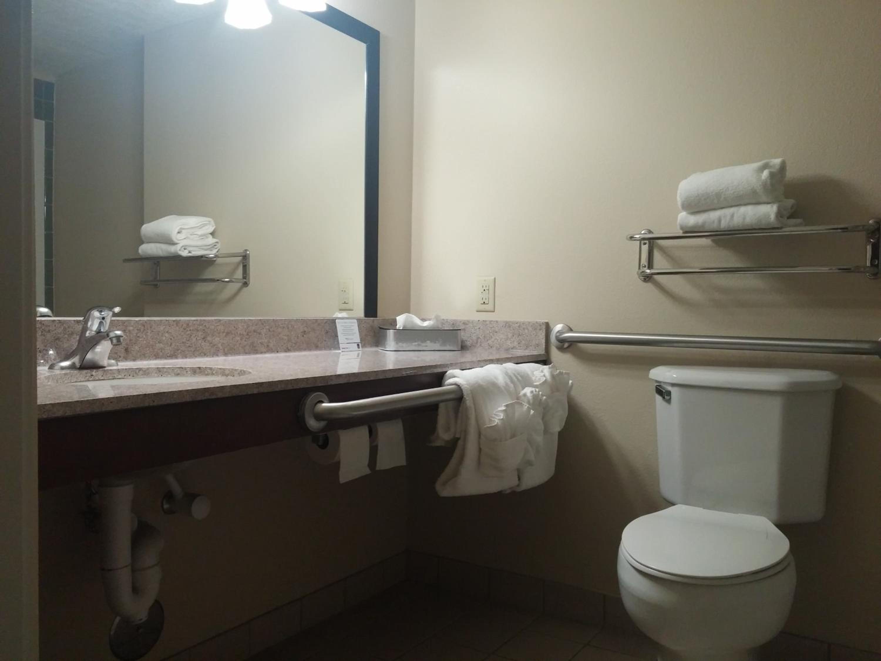 King Suite with Two King Beds - Non-Smoking - Photo 2