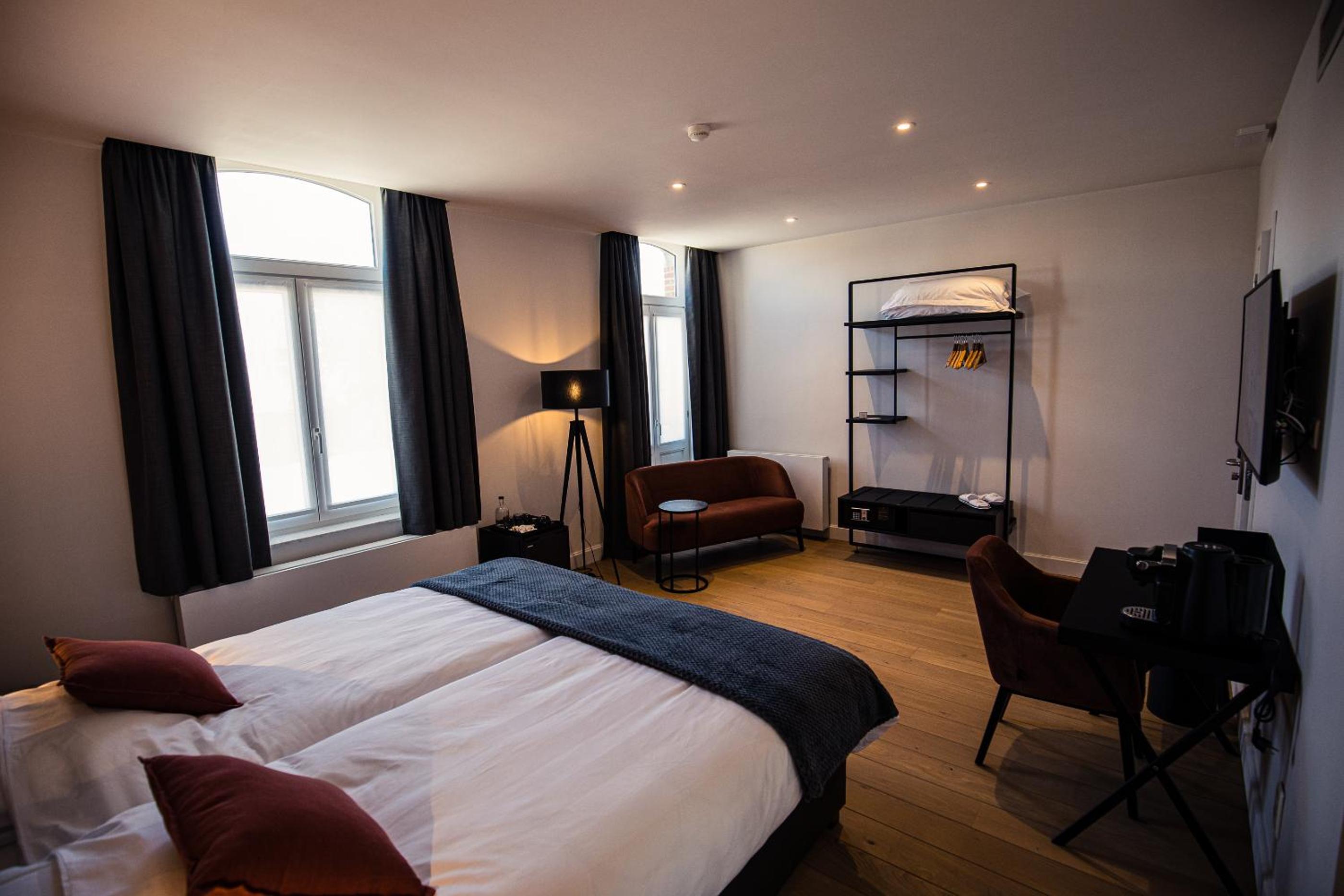 Superior Deluxe Double or Twin Room  - Photo 8