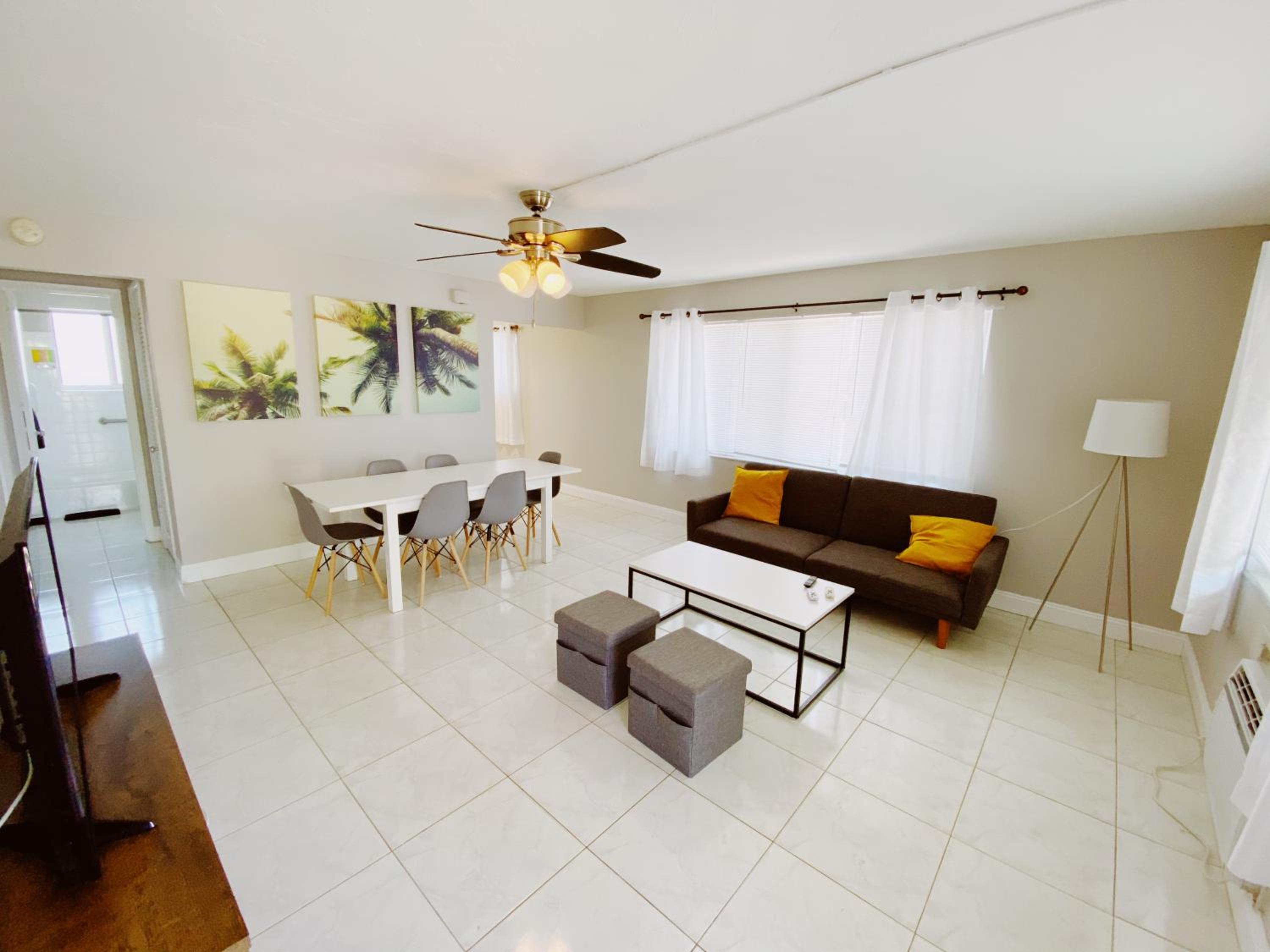 Superior One Bedroom King with Kitchen and Sofa Bed photo 1