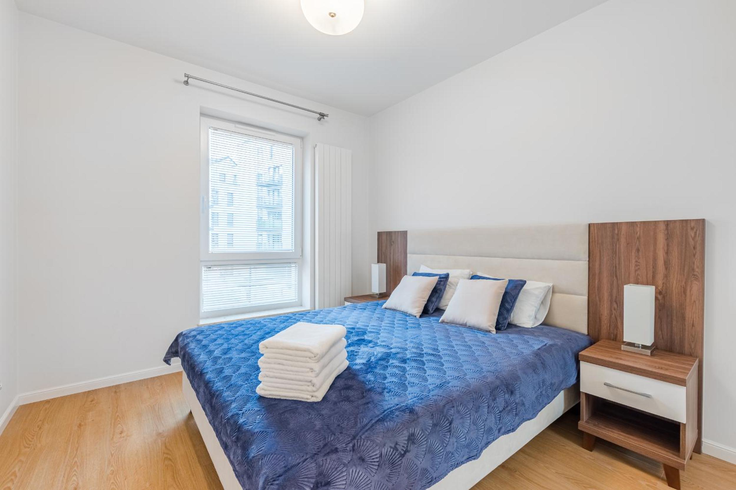 Two-Bedroom Apartment - Chmielna 72 Street