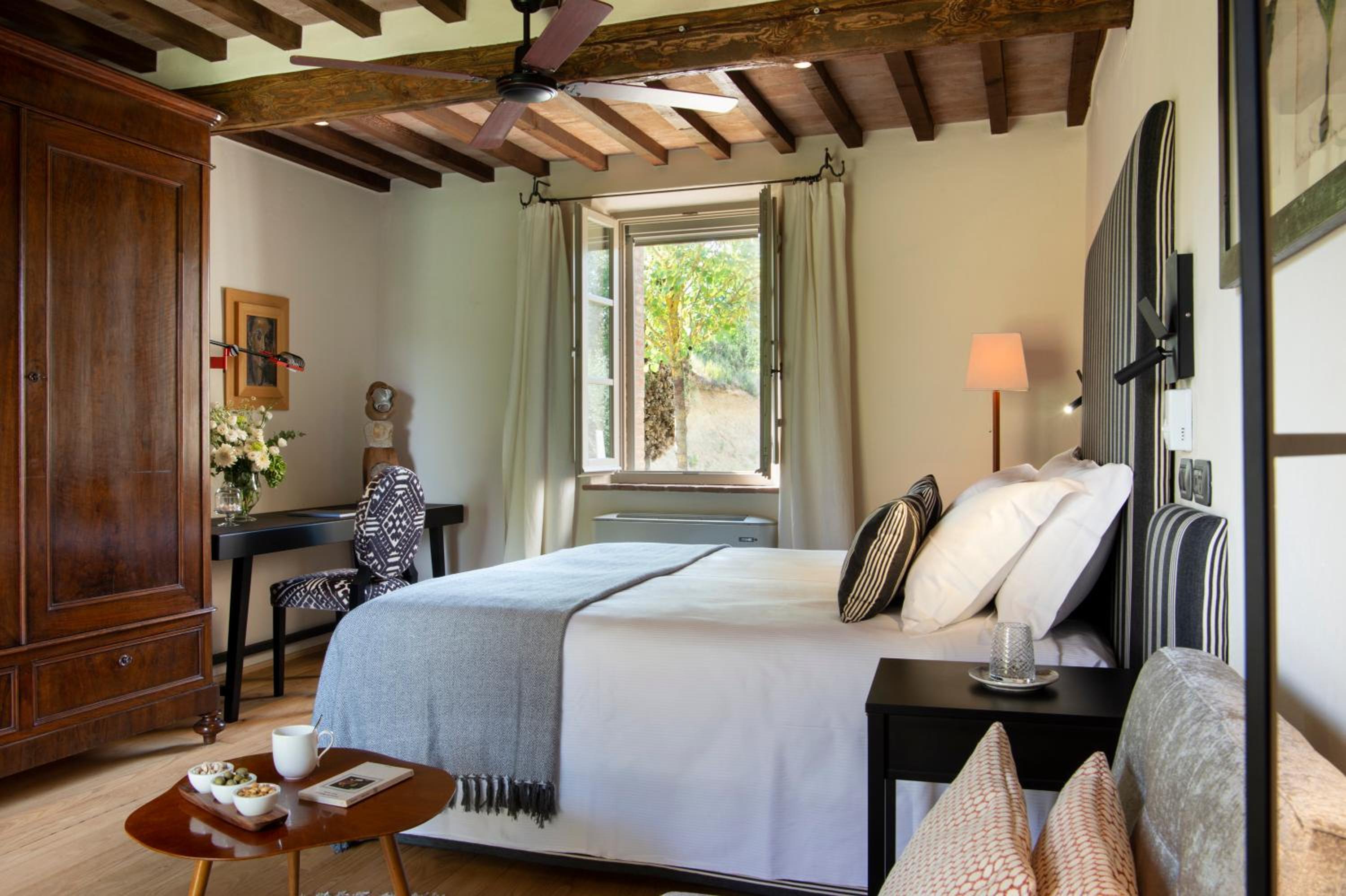 Deluxe Double or Twin Room photo 2