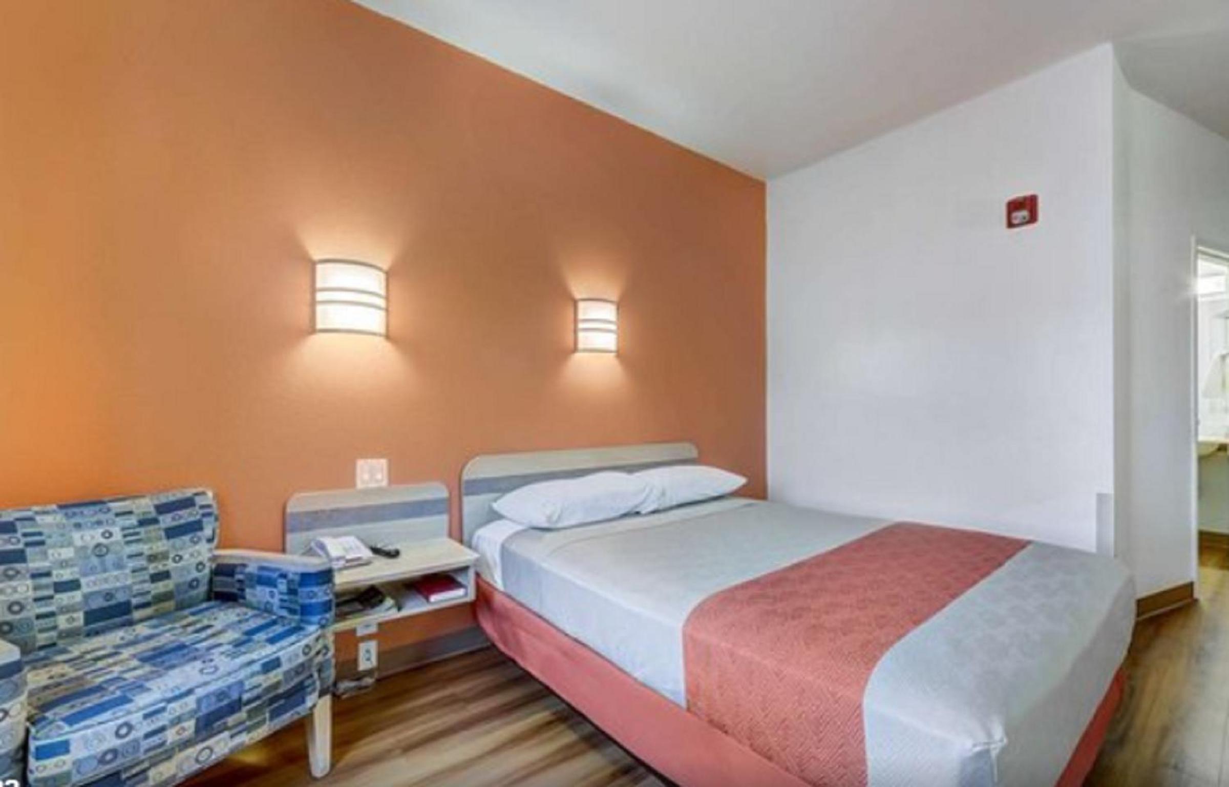 Single Room - Disability Access - Non-Smoking photo 1