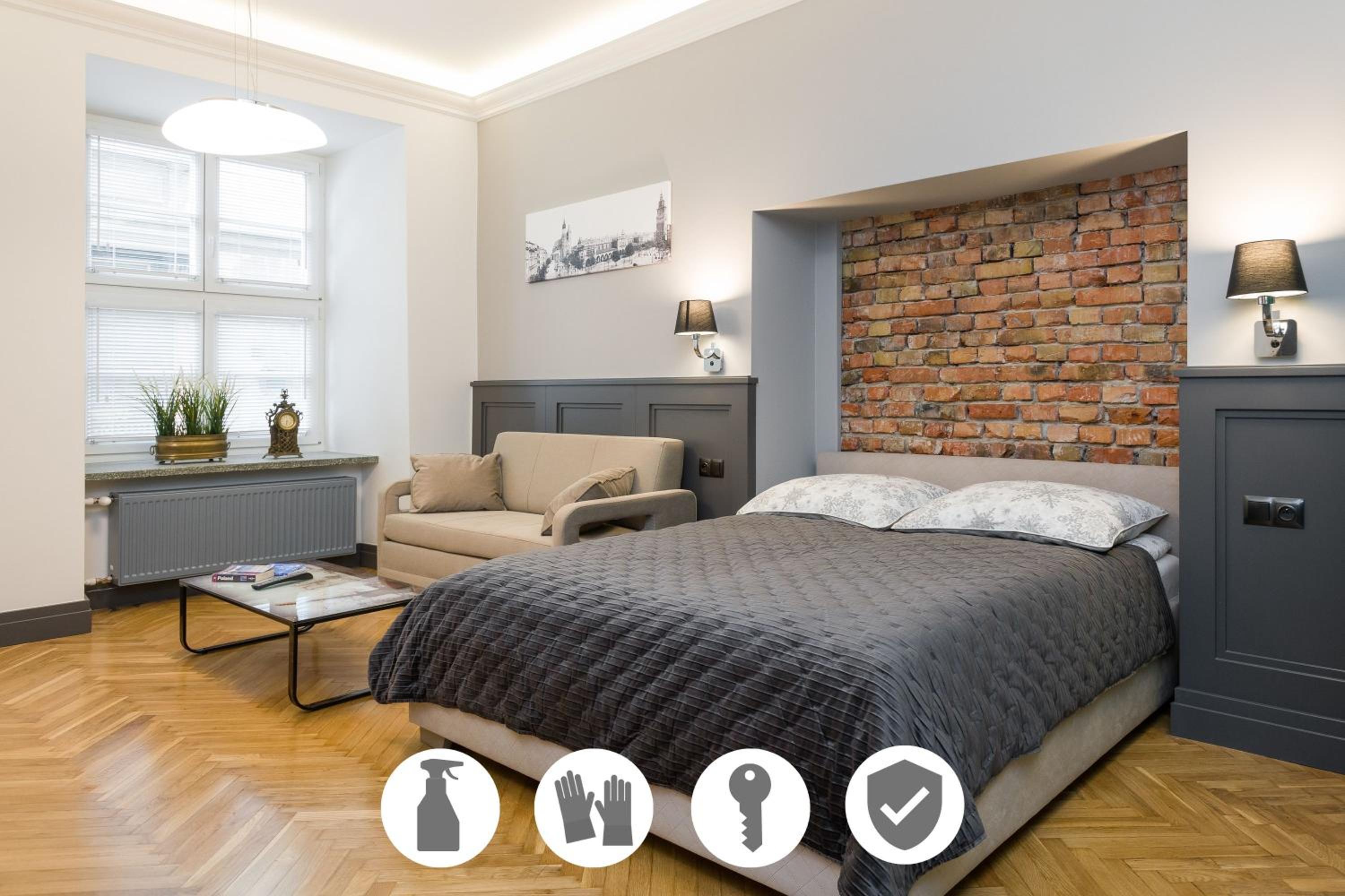 One-Bedroom Apartment - Photo 13