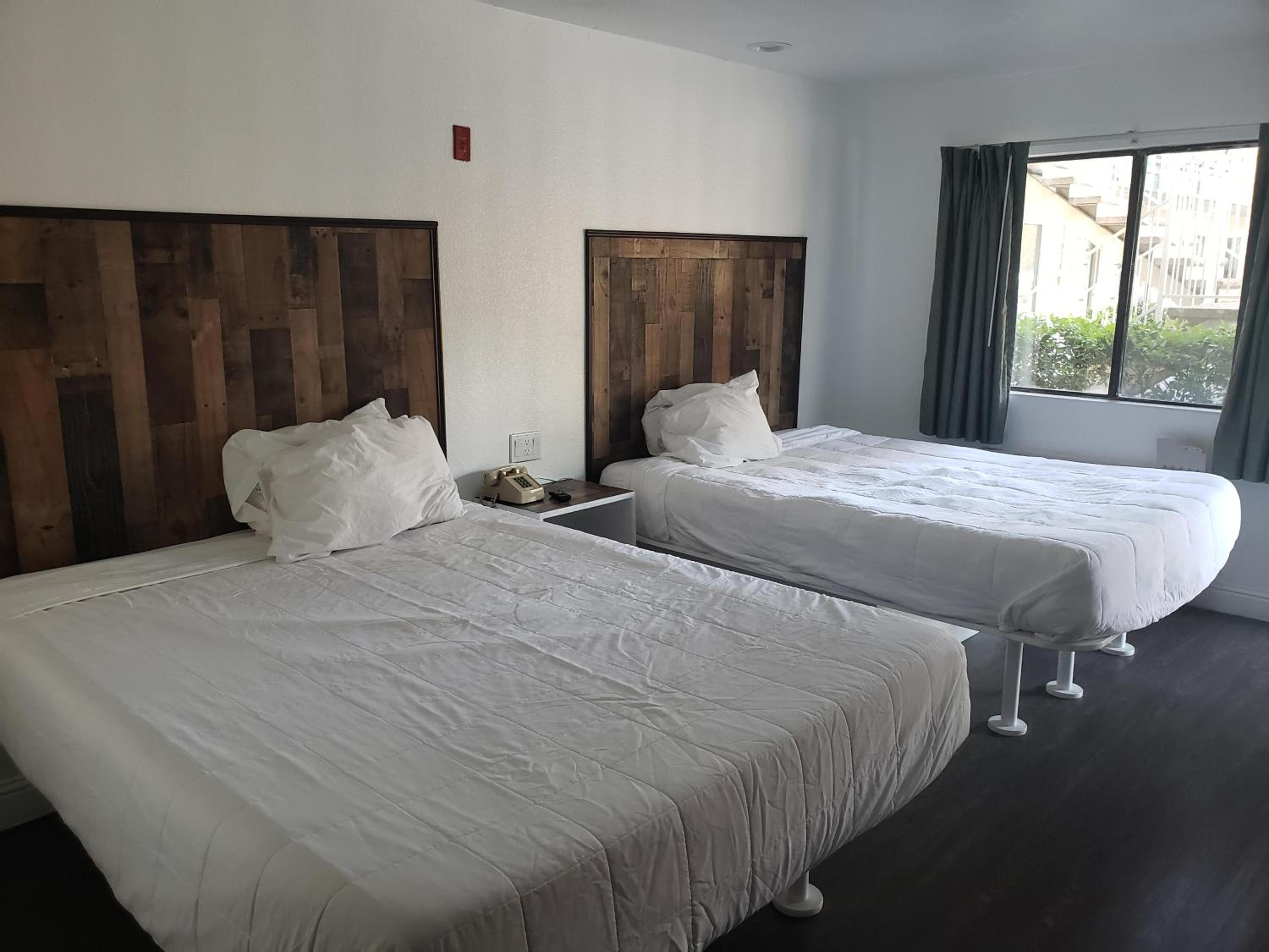 Double Room - Non-Smoking  - Photo 1