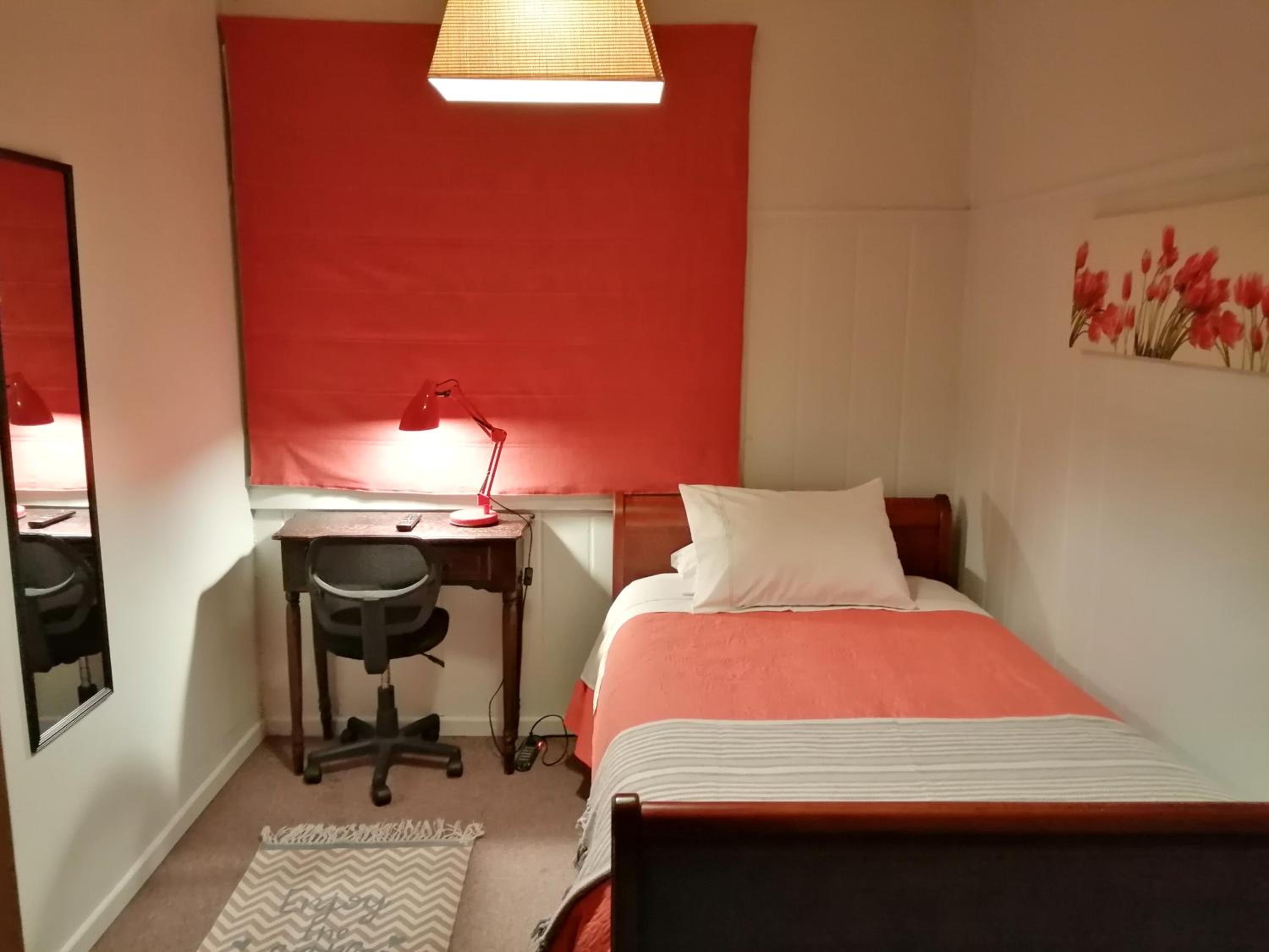 Single Room with Private Bathroom photo 1