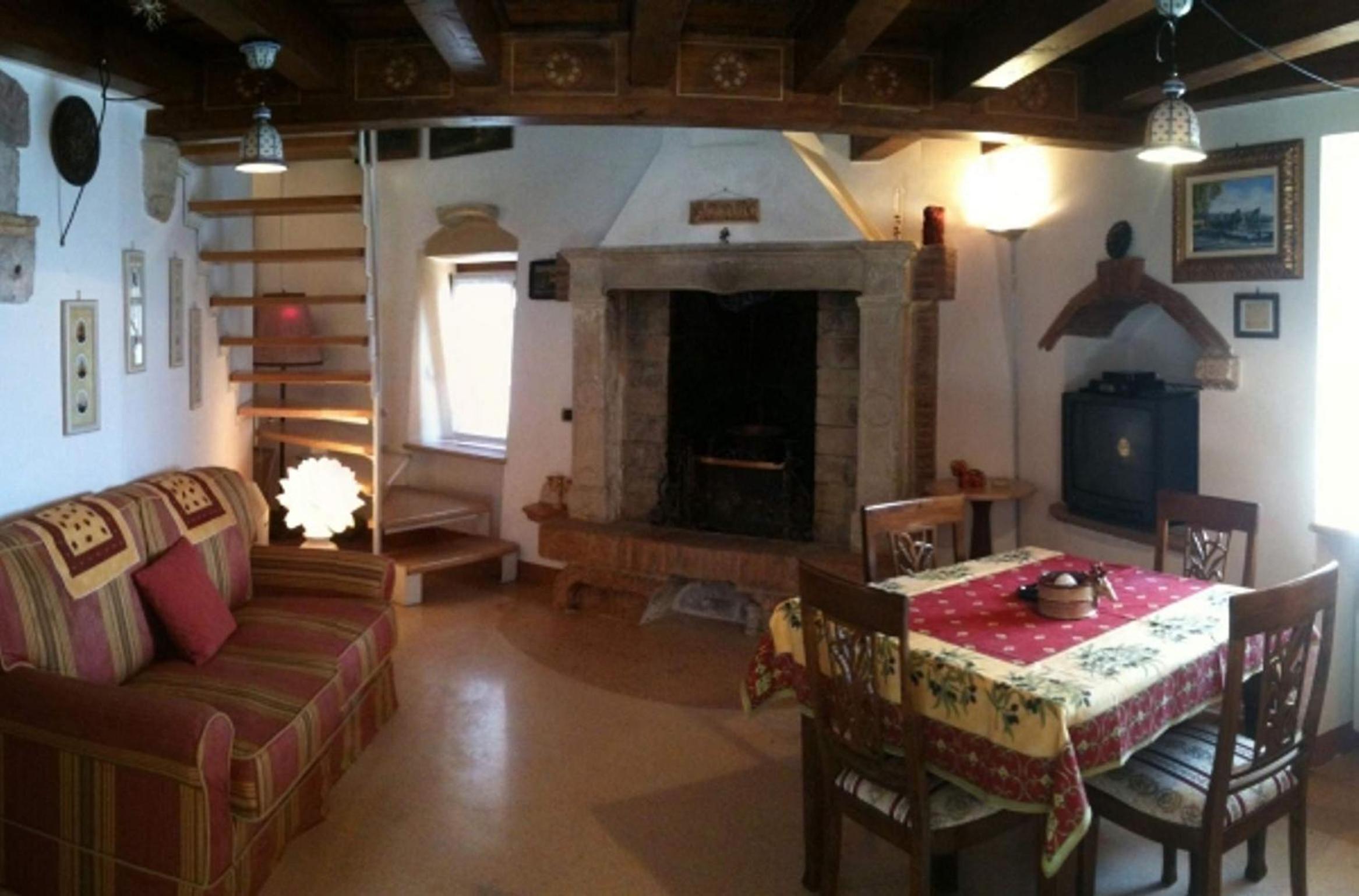 Studio - Split Level photo 1