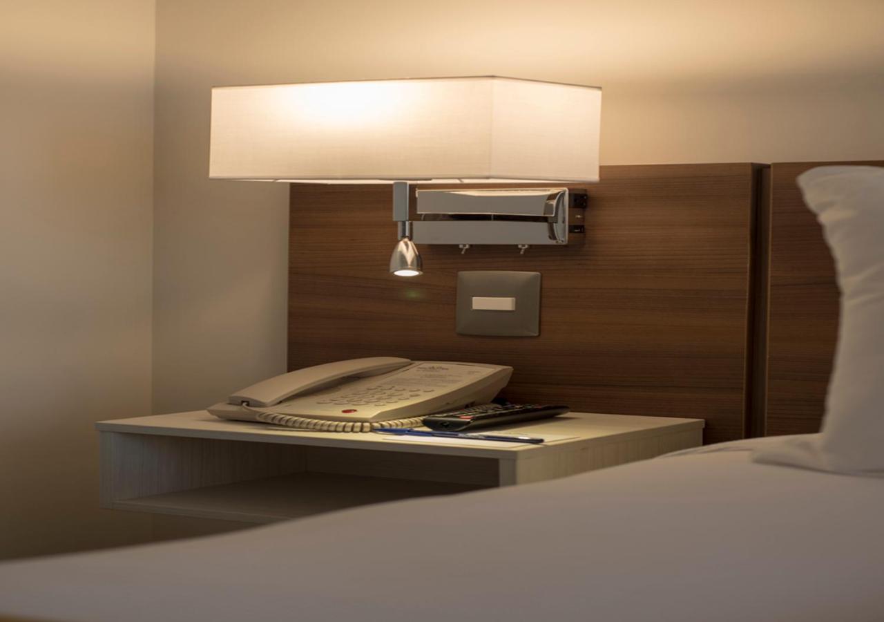 Double Room with Two Double Beds - Non-Smoking photo 3