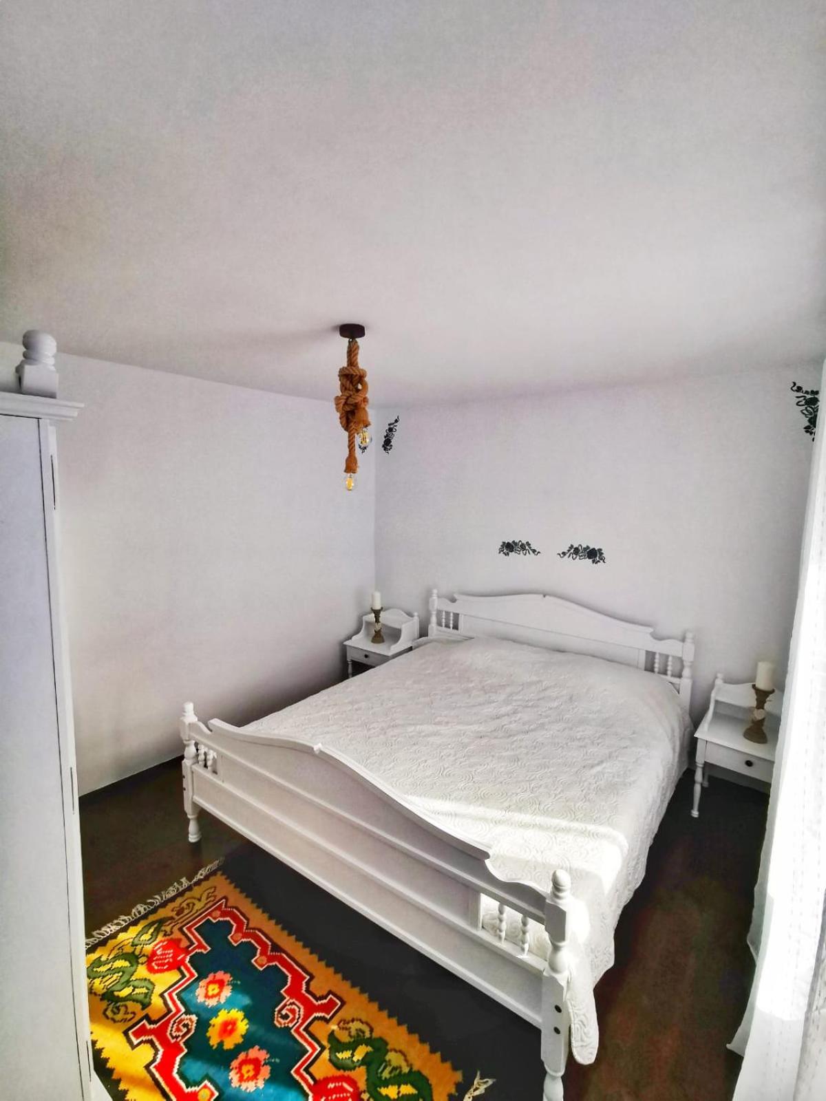 Two-Bedroom House - Photo 1