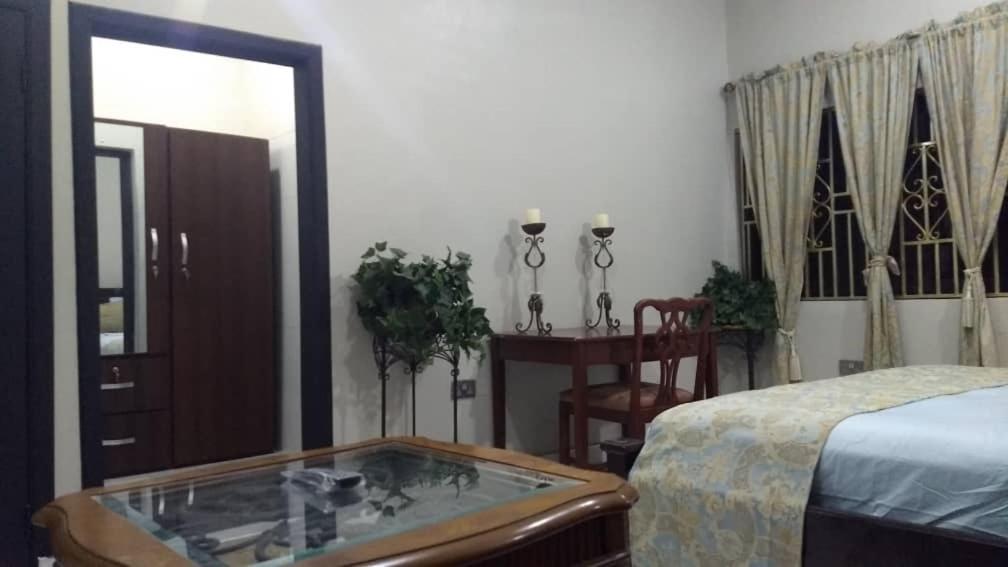 Deluxe King Suite