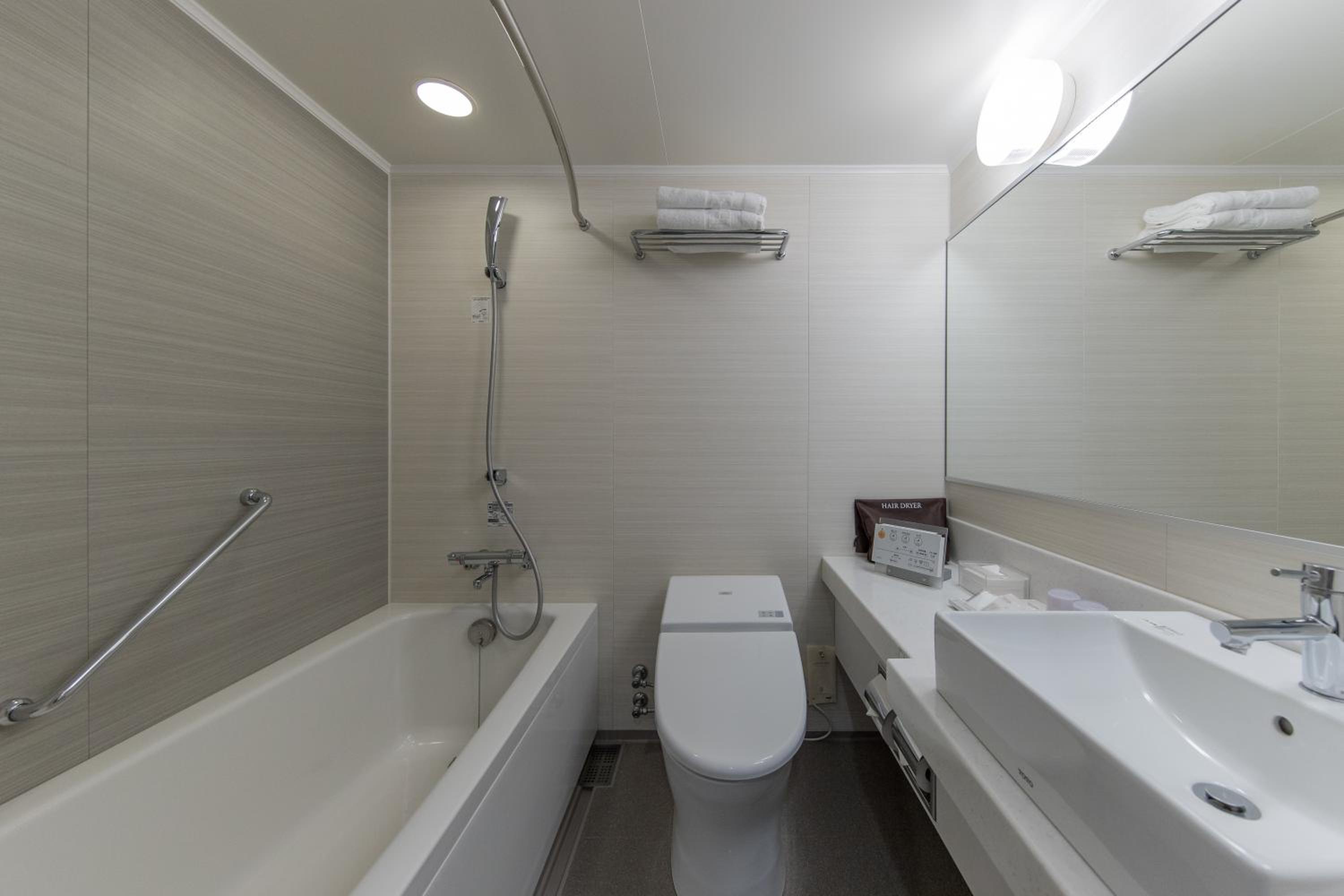 Triple Room - Non-Smoking photo 3