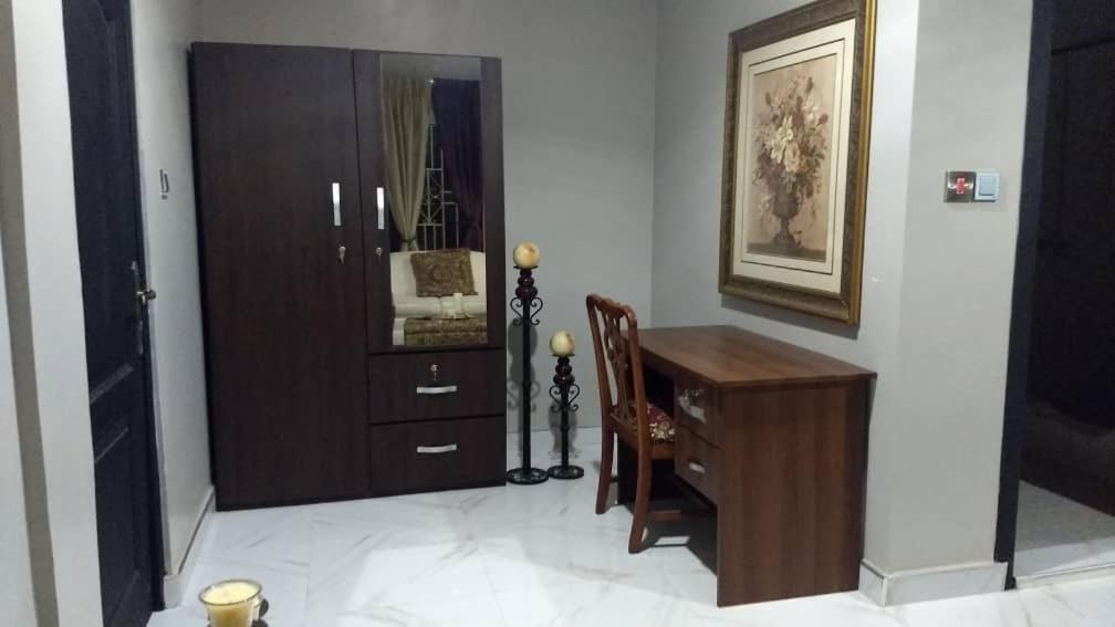 Standard Queen Room photo 2