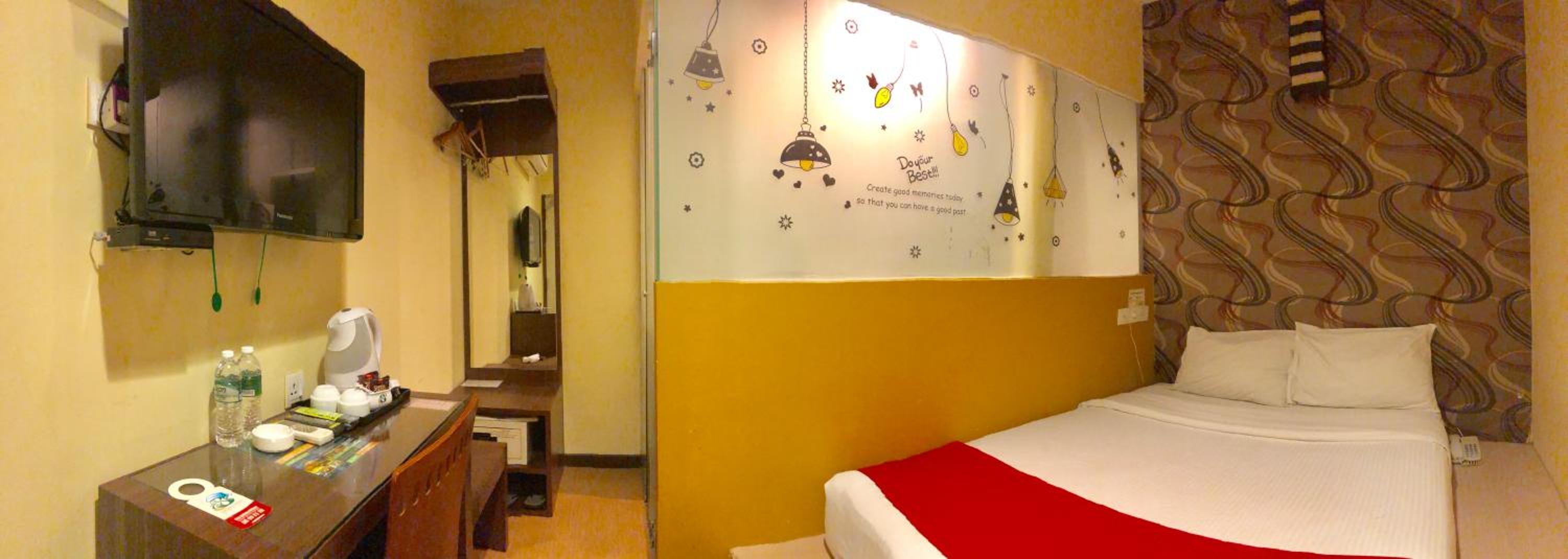 Standard Queen Room