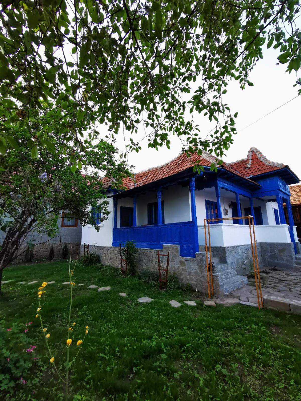 Two-Bedroom House - Photo 105