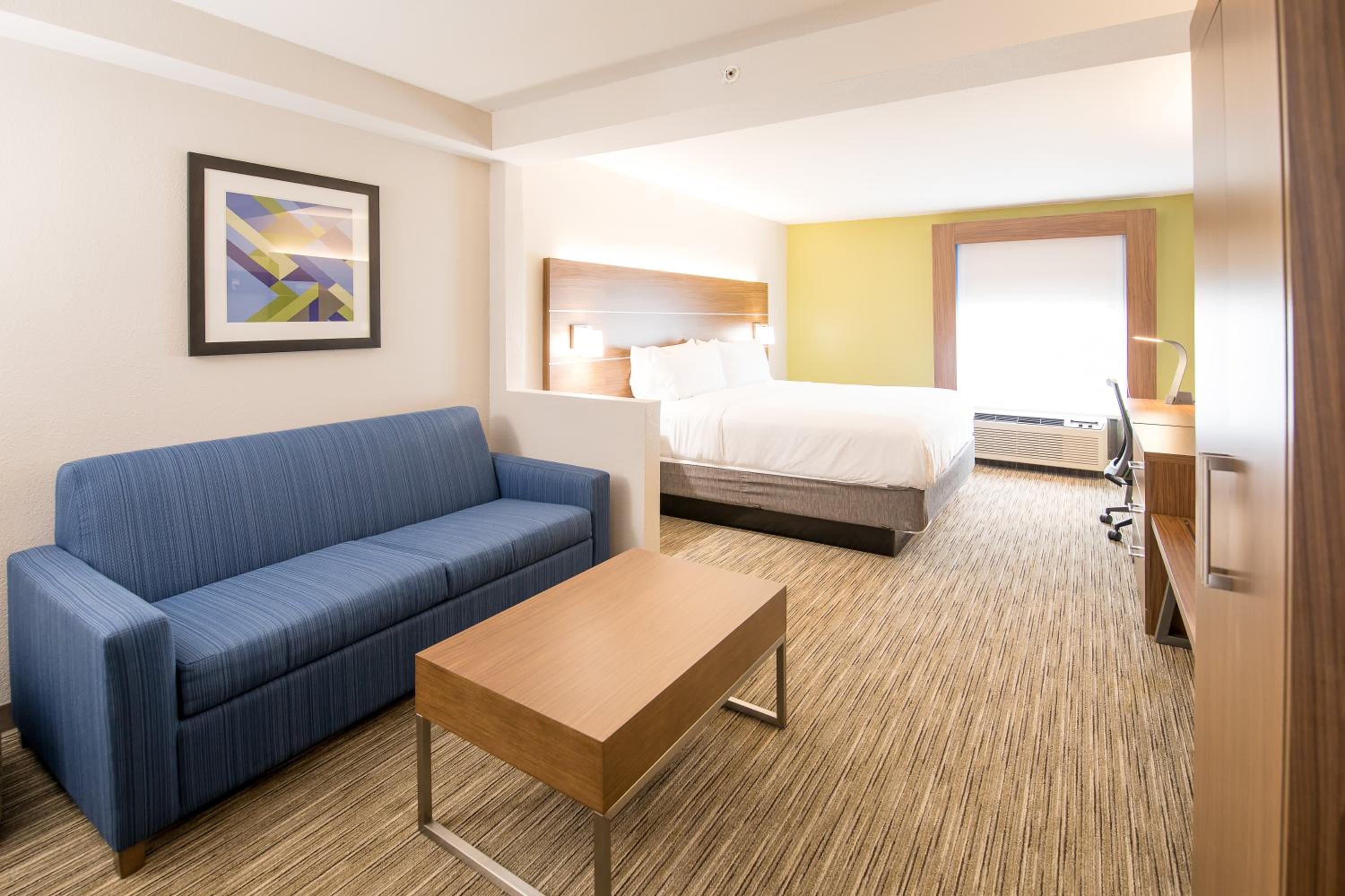 King Suite with Sofa Bed - Photo 2