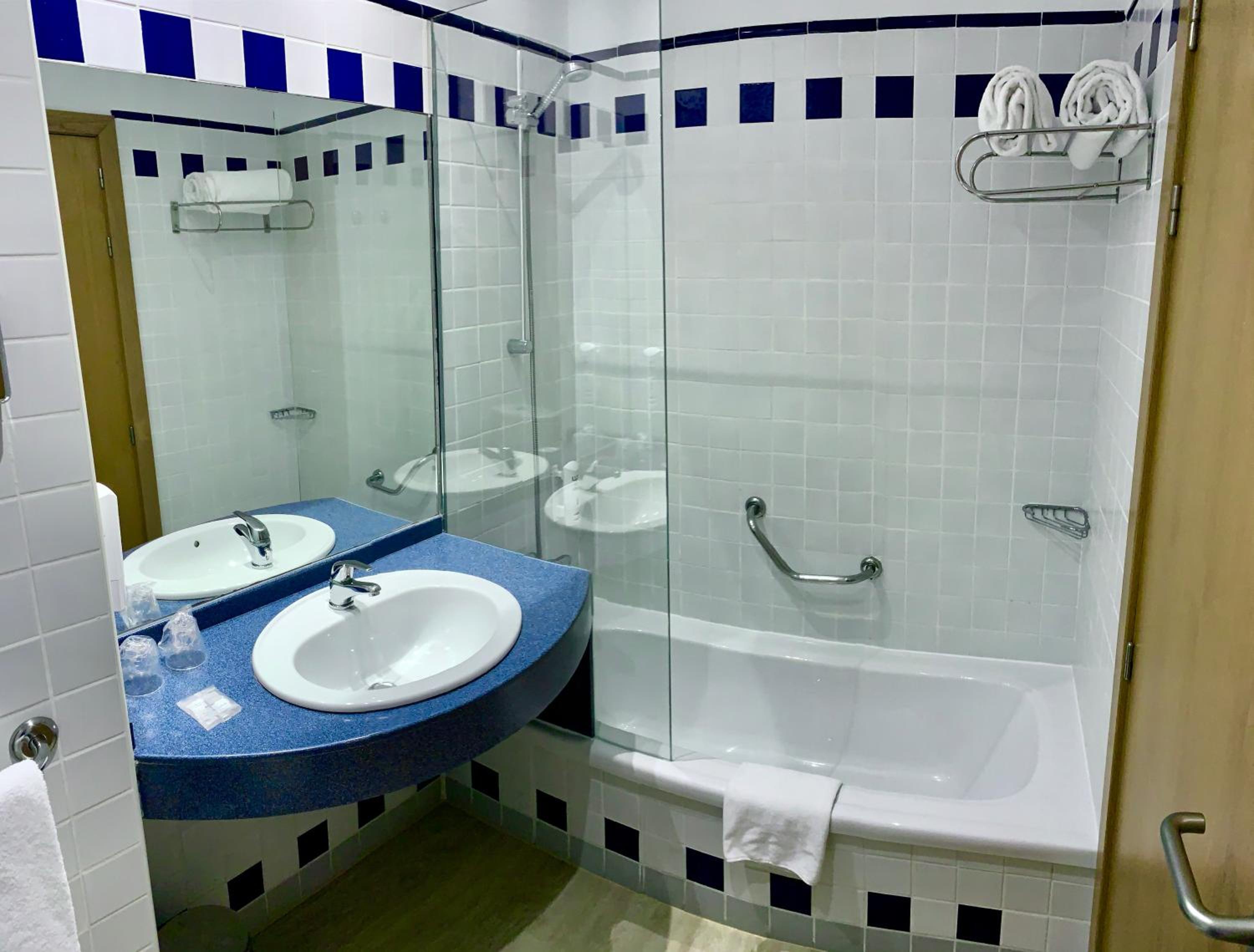 Standard Double Room with Sofa Bed - Photo 2