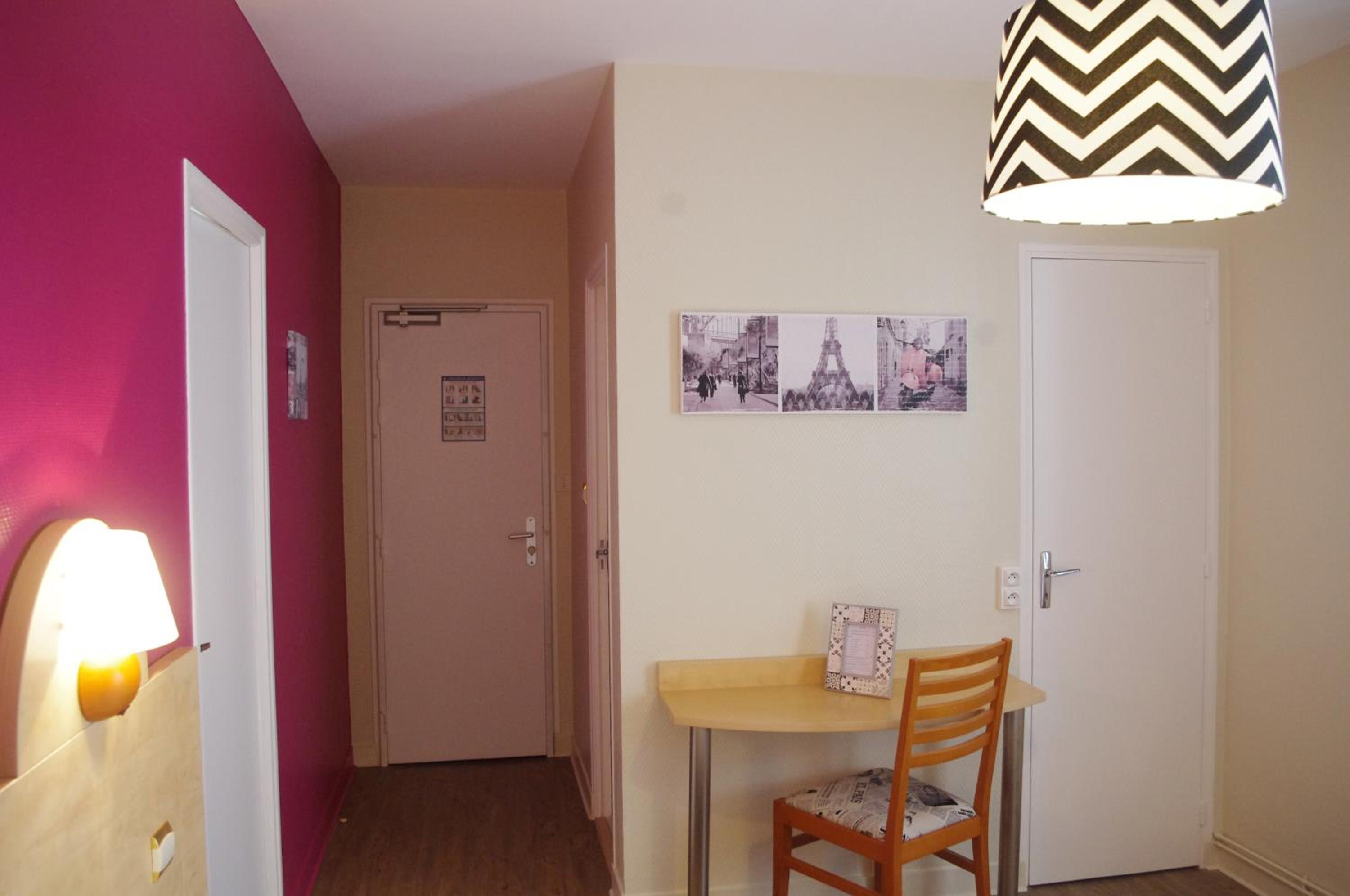 Double Room - Photo 11